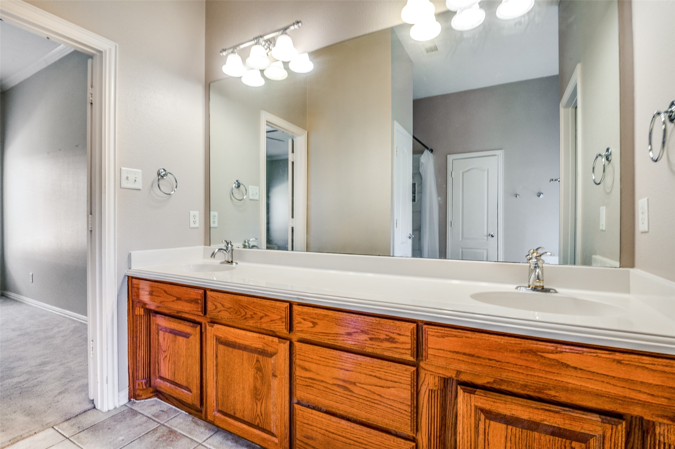 2852 S Lakeview Drive Cedar Hill TX 75104