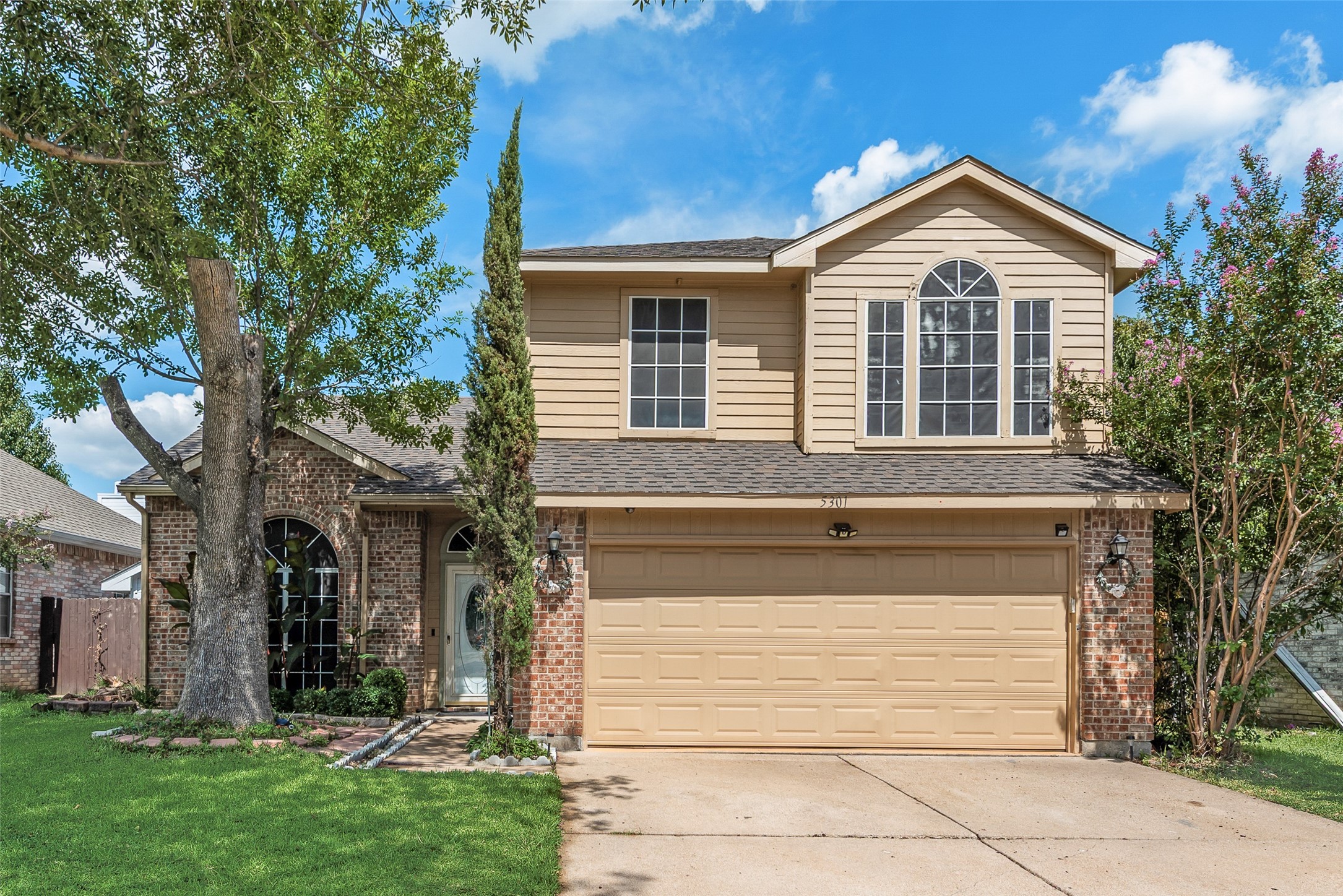 5301 Manhassett Drive Arlington TX 76018