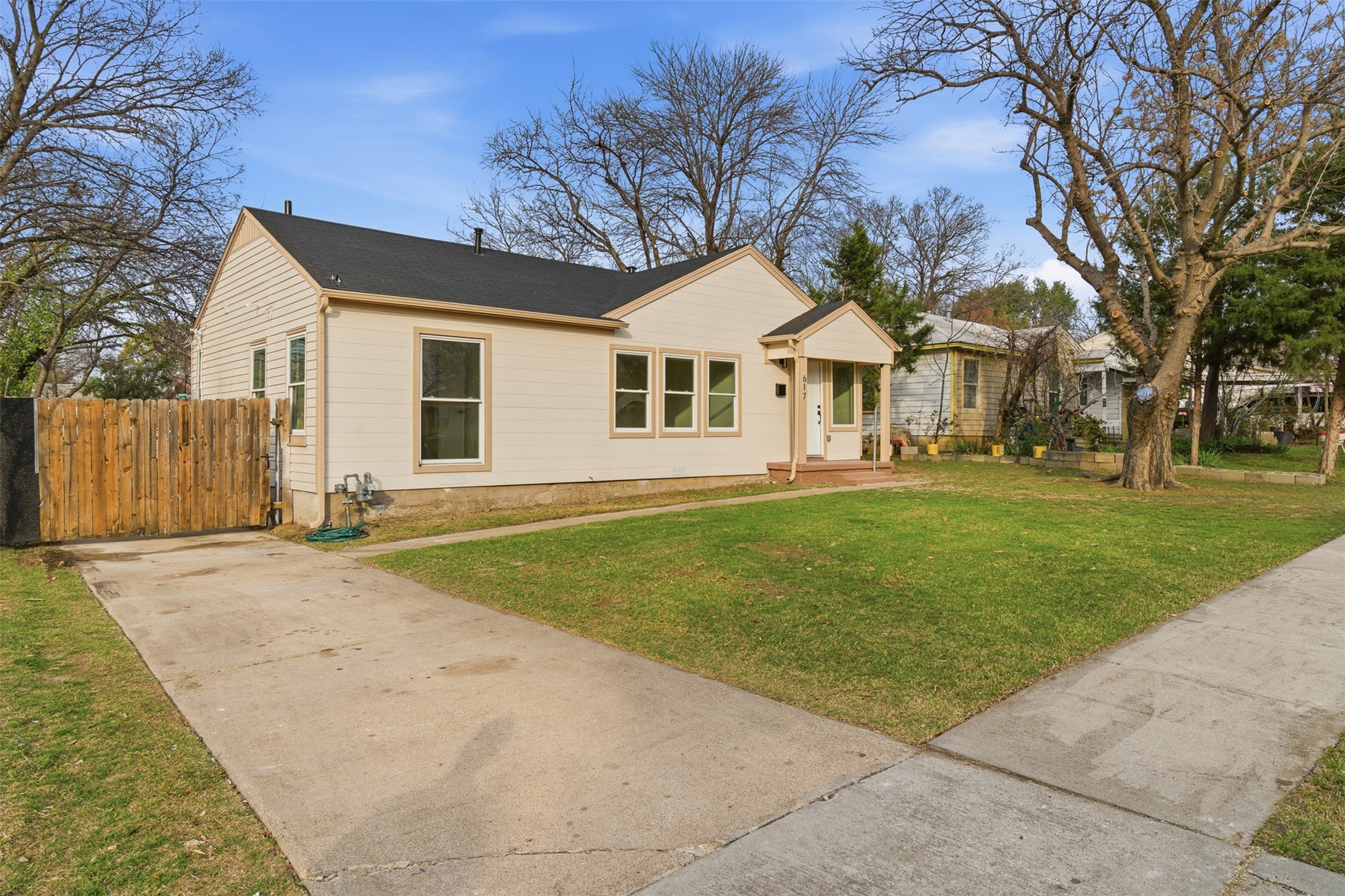 617 Ouida Street Grand Prairie TX 75051