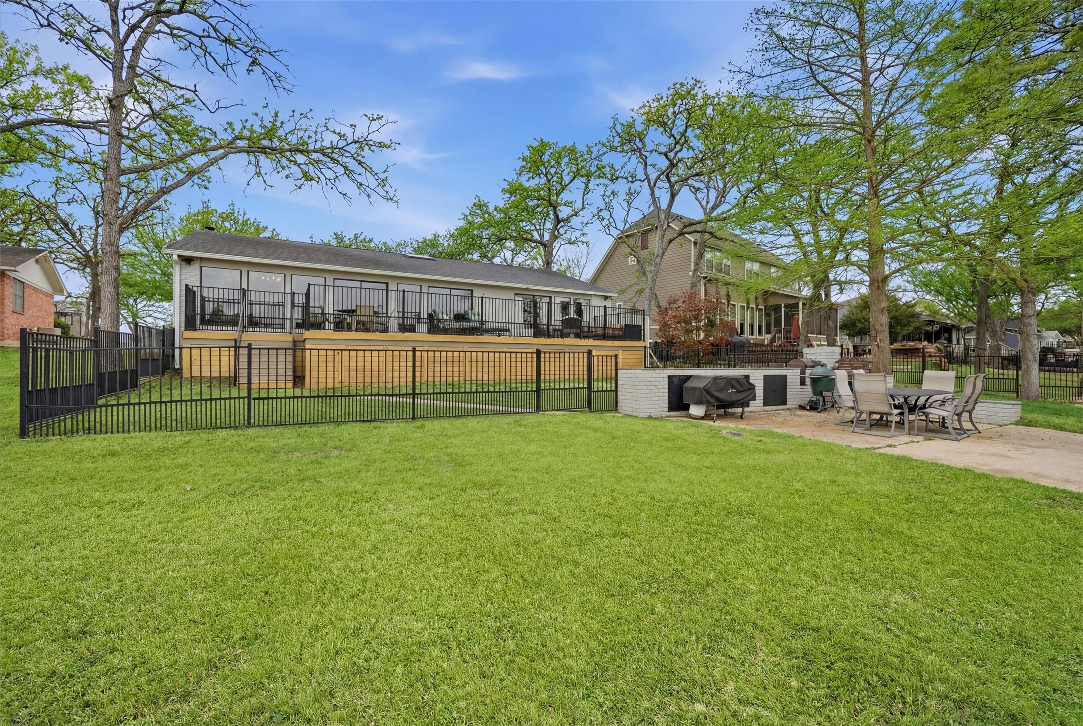140 Blackfoot Trail Lake Kiowa TX 76240