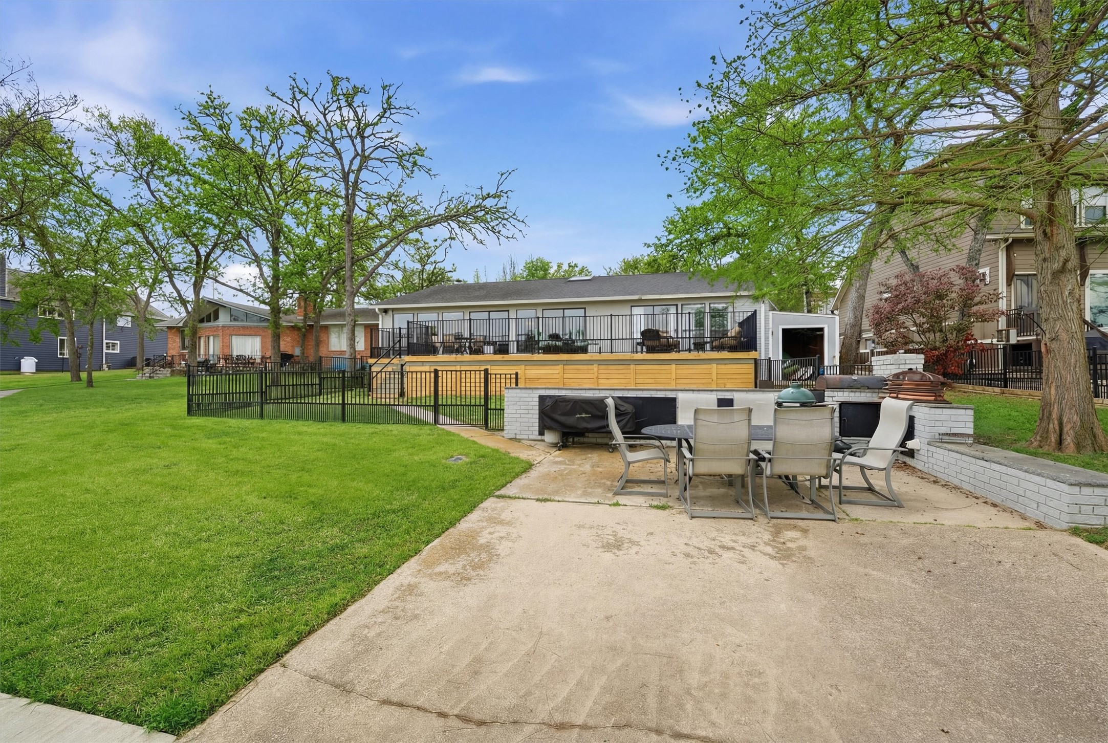 140 Blackfoot Trail Lake Kiowa TX 76240