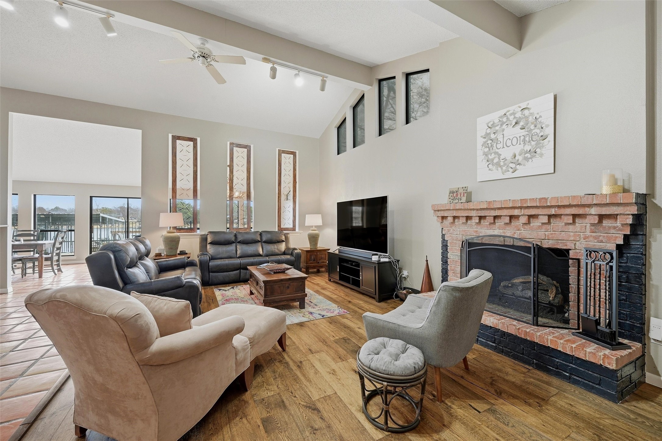 140 Blackfoot Trail Lake Kiowa TX 76240