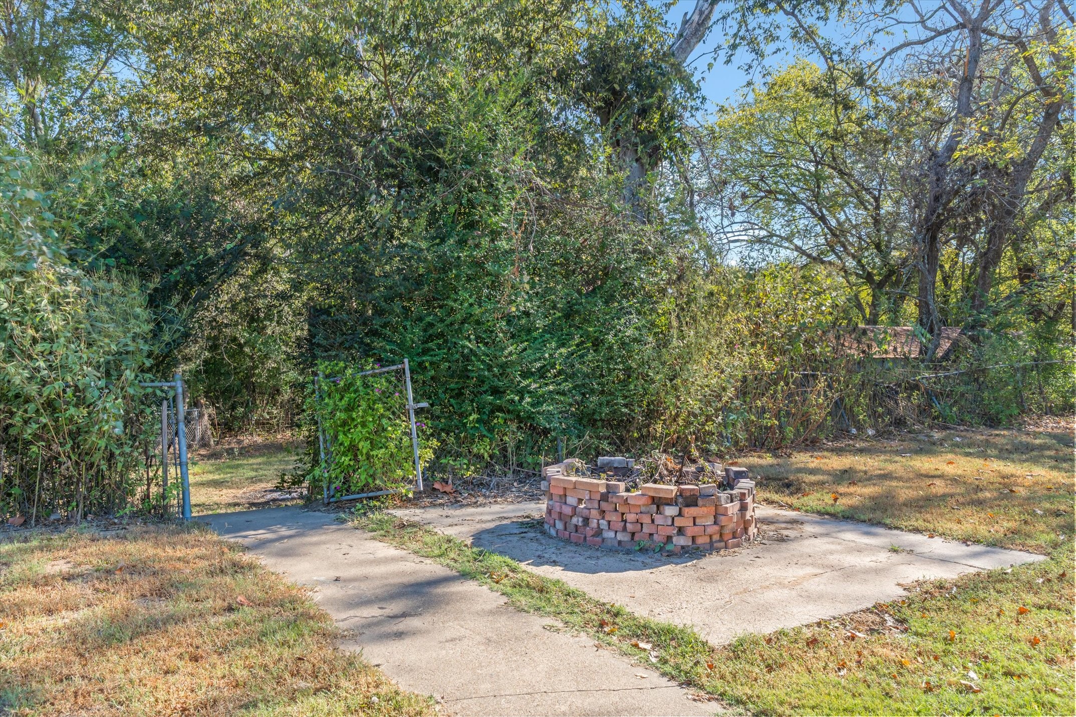 726 W Lennon Drive Emory TX 75440