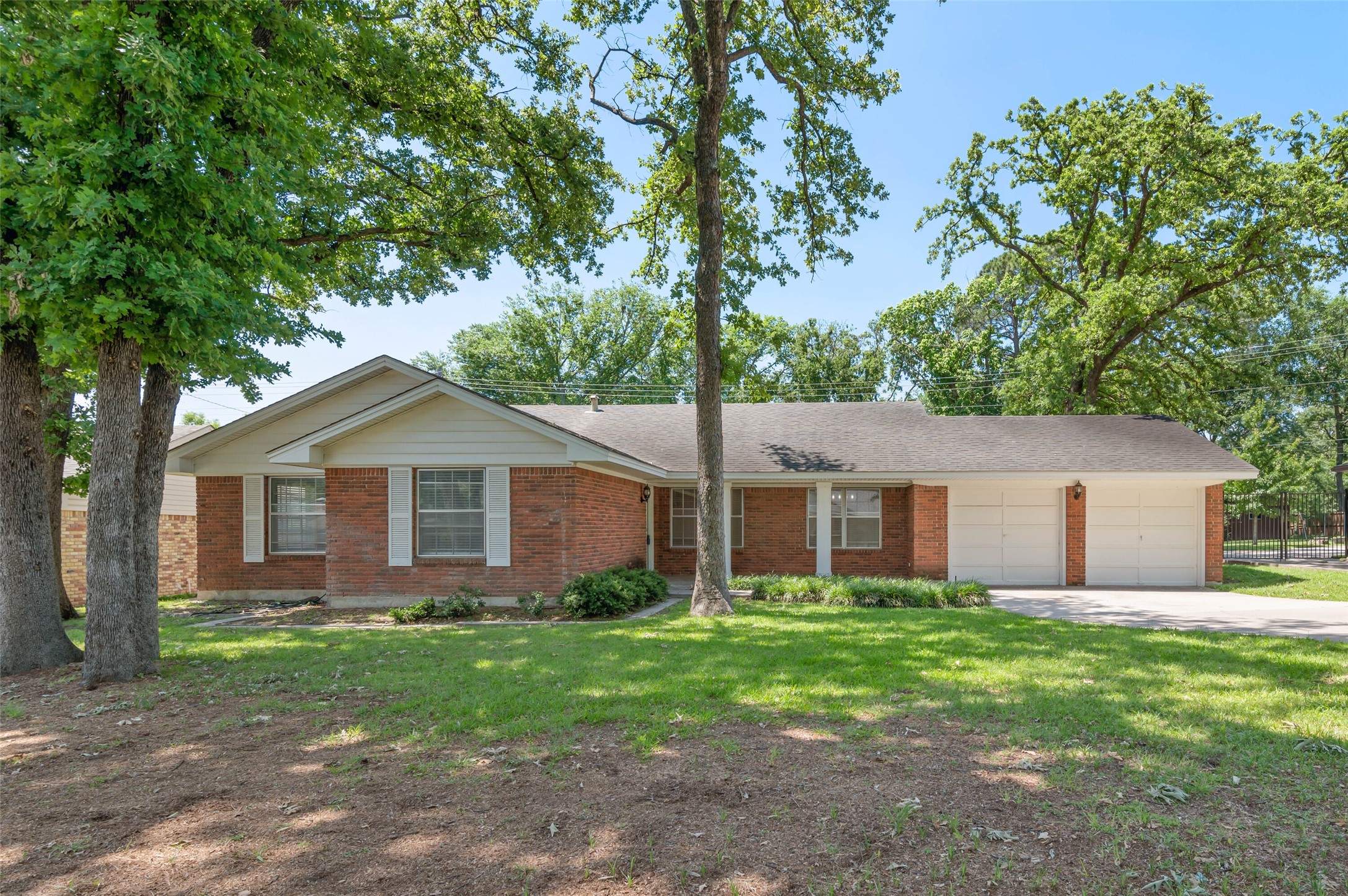 2202 Foxcroft Circle Denton TX 76209