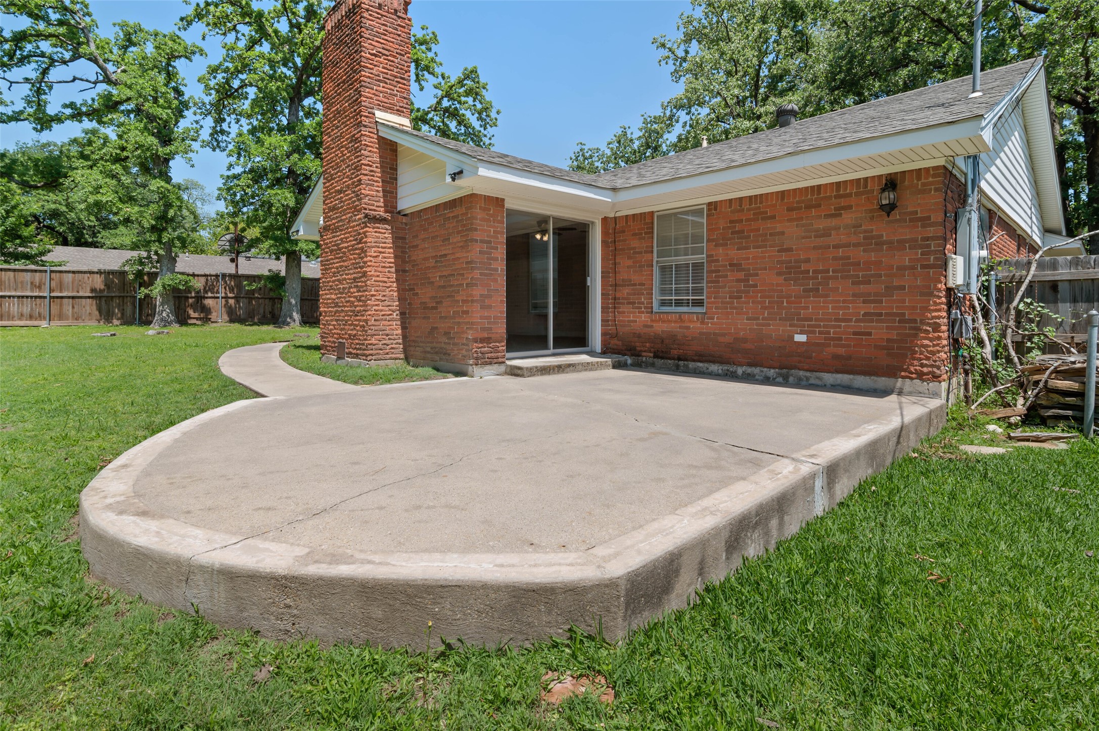 2202 Foxcroft Circle Denton TX 76209