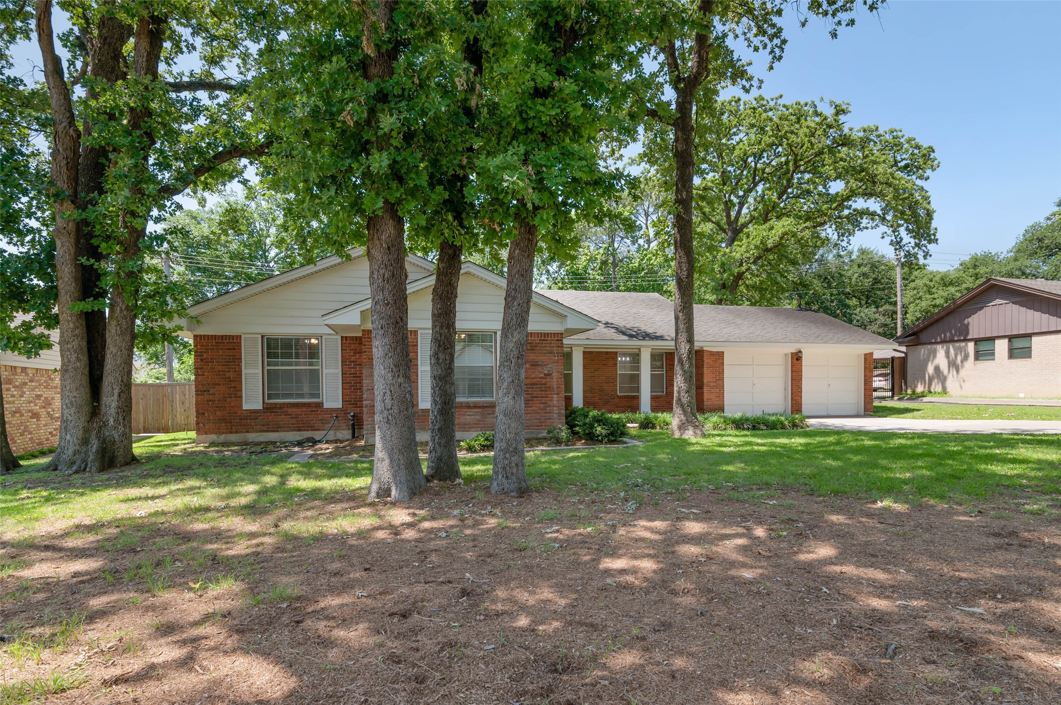 2202 Foxcroft Circle Denton TX 76209