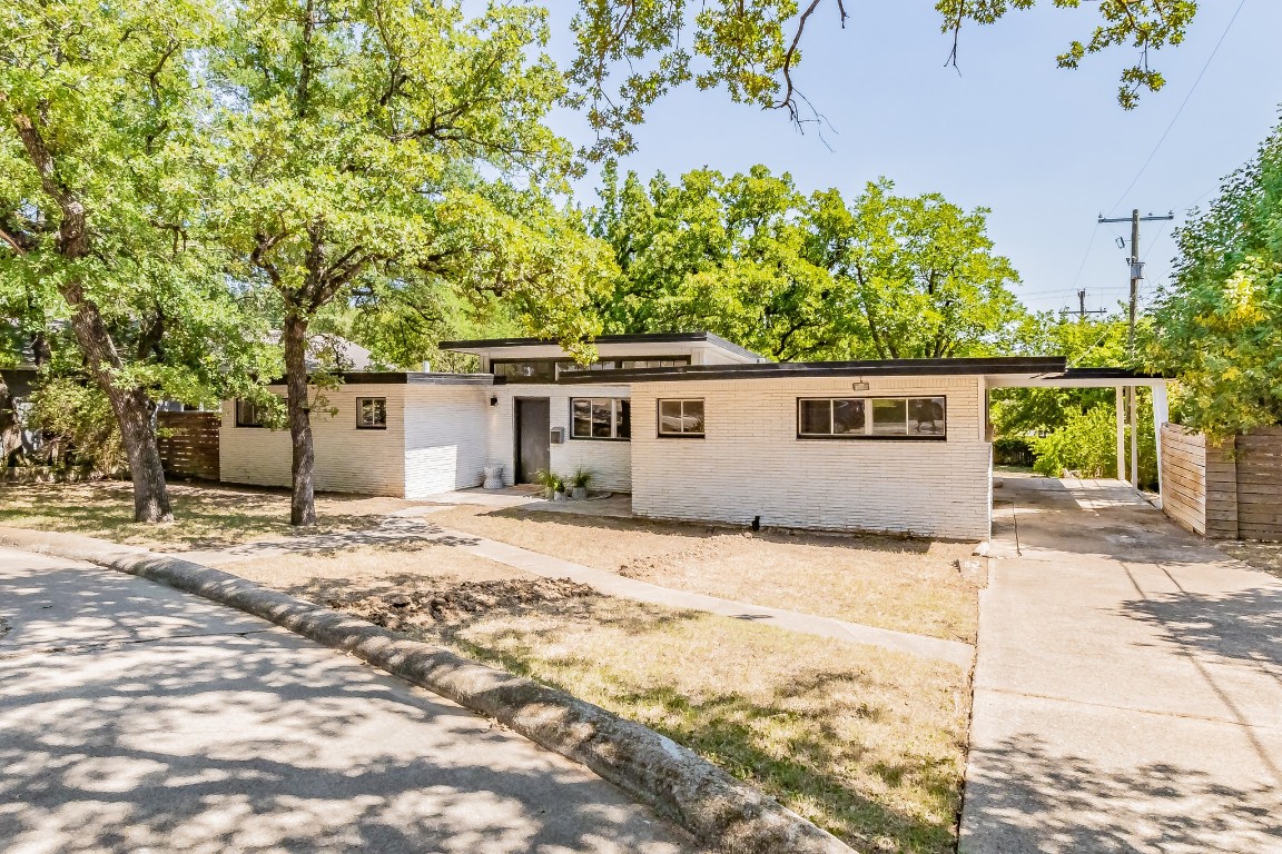 5782 Rockhill Road Fort Worth TX 76112