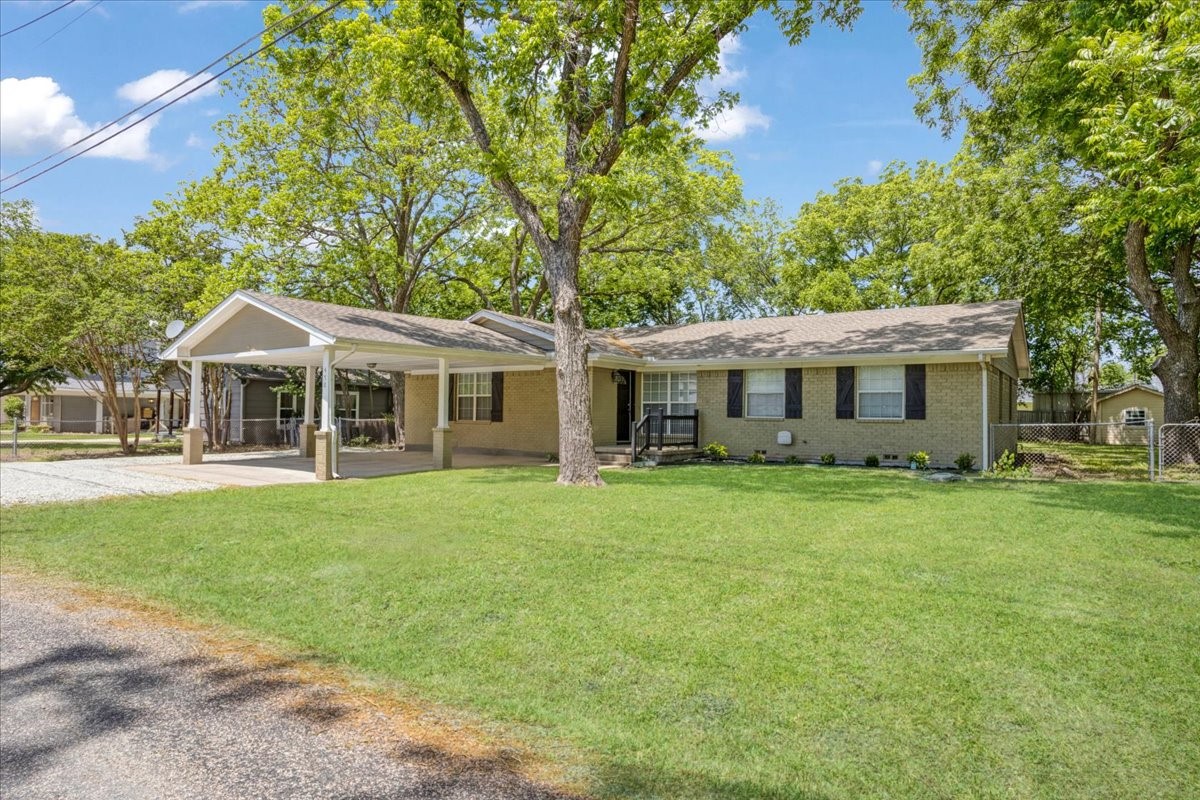 470 W Marshall Street Van Alstyne TX 75495