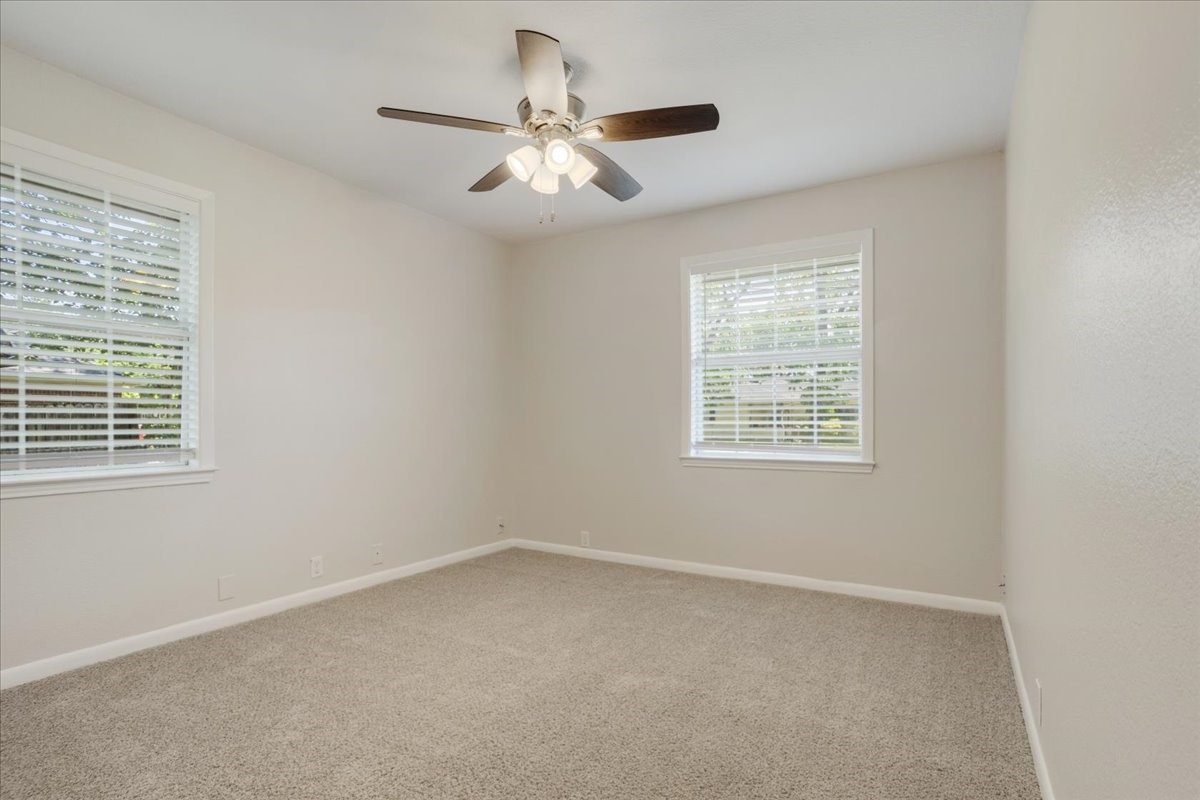 470 W Marshall Street Van Alstyne TX 75495