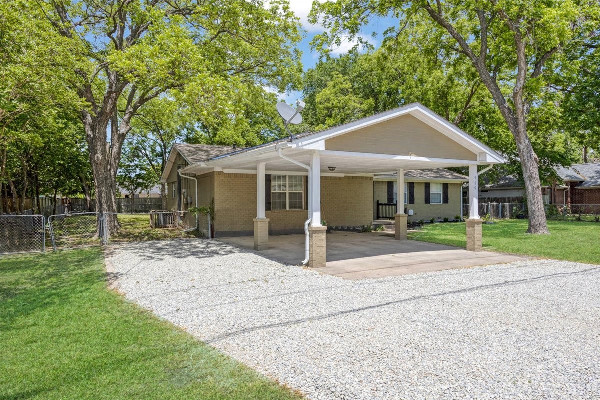 470 W Marshall Street Van Alstyne TX 75495