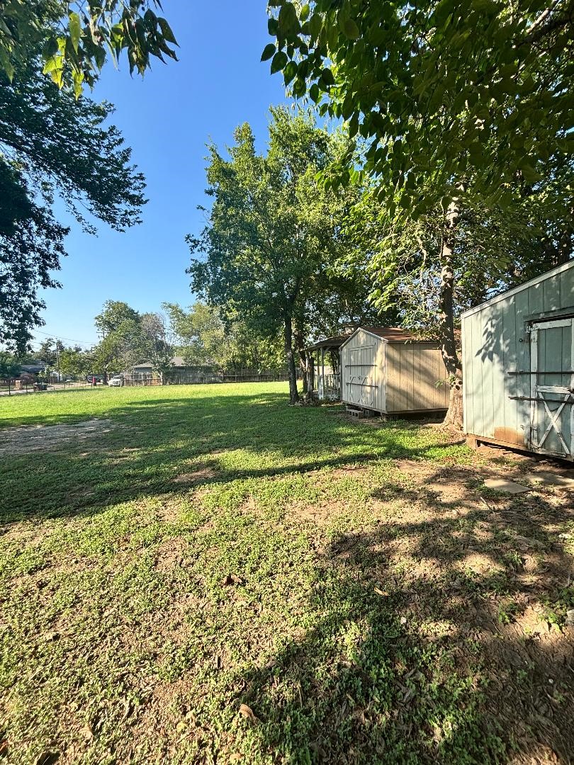 3801 E Berry Street Fort Worth TX 76105