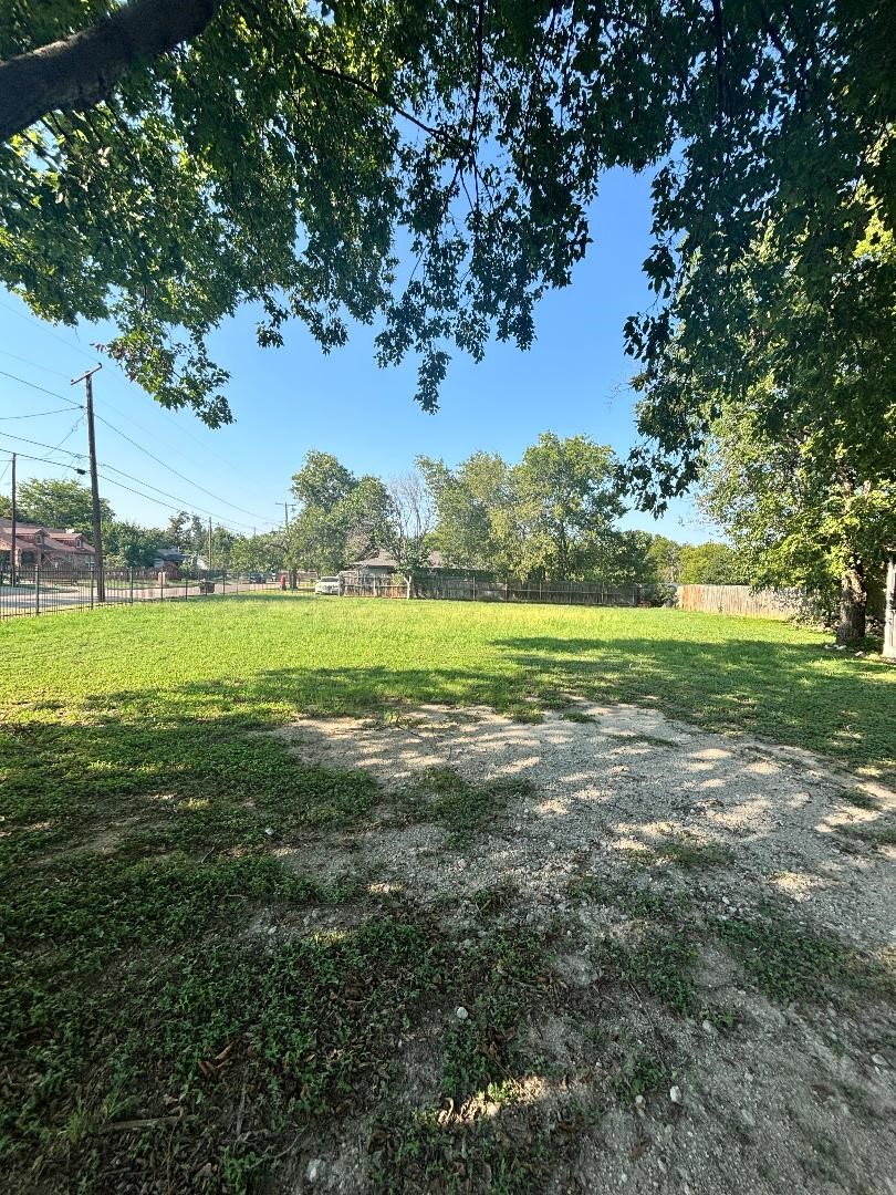 3801 E Berry Street Fort Worth TX 76105