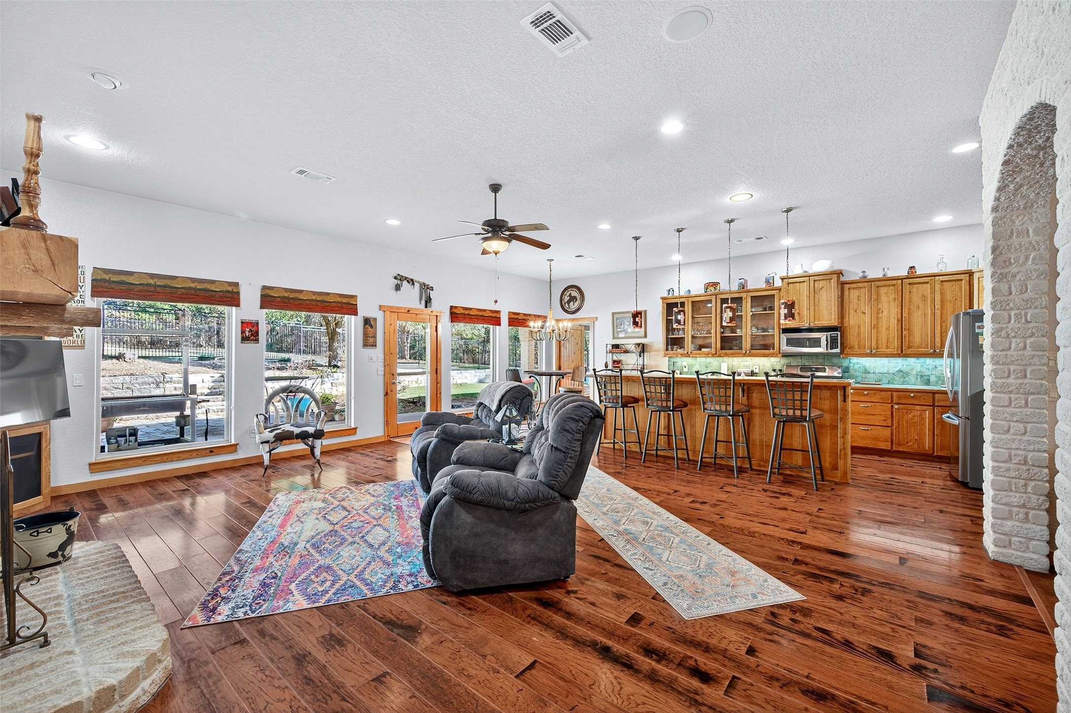 200 Cayuga Trail Lake Kiowa TX 76240