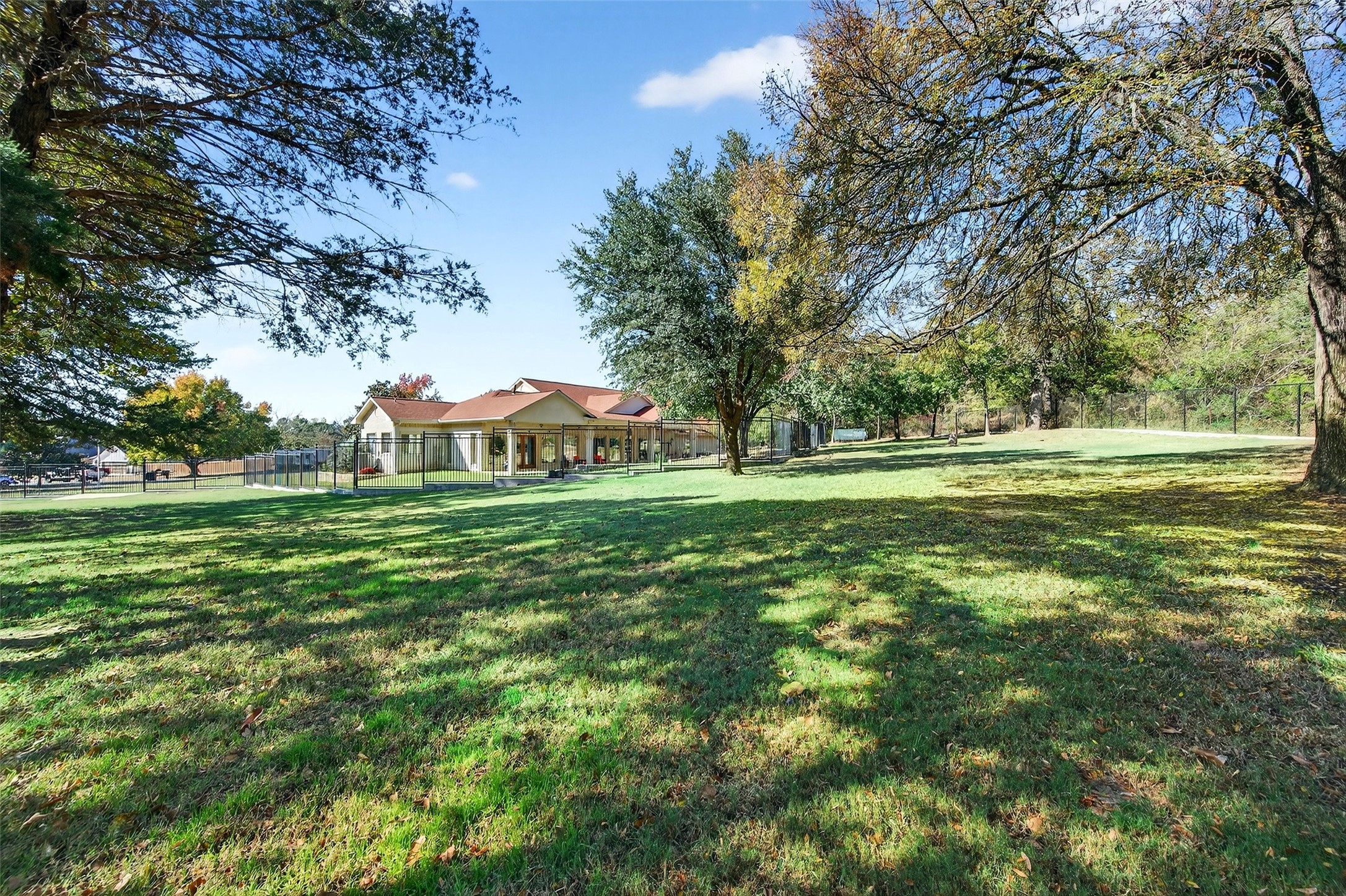 200 Cayuga Trail Lake Kiowa TX 76240