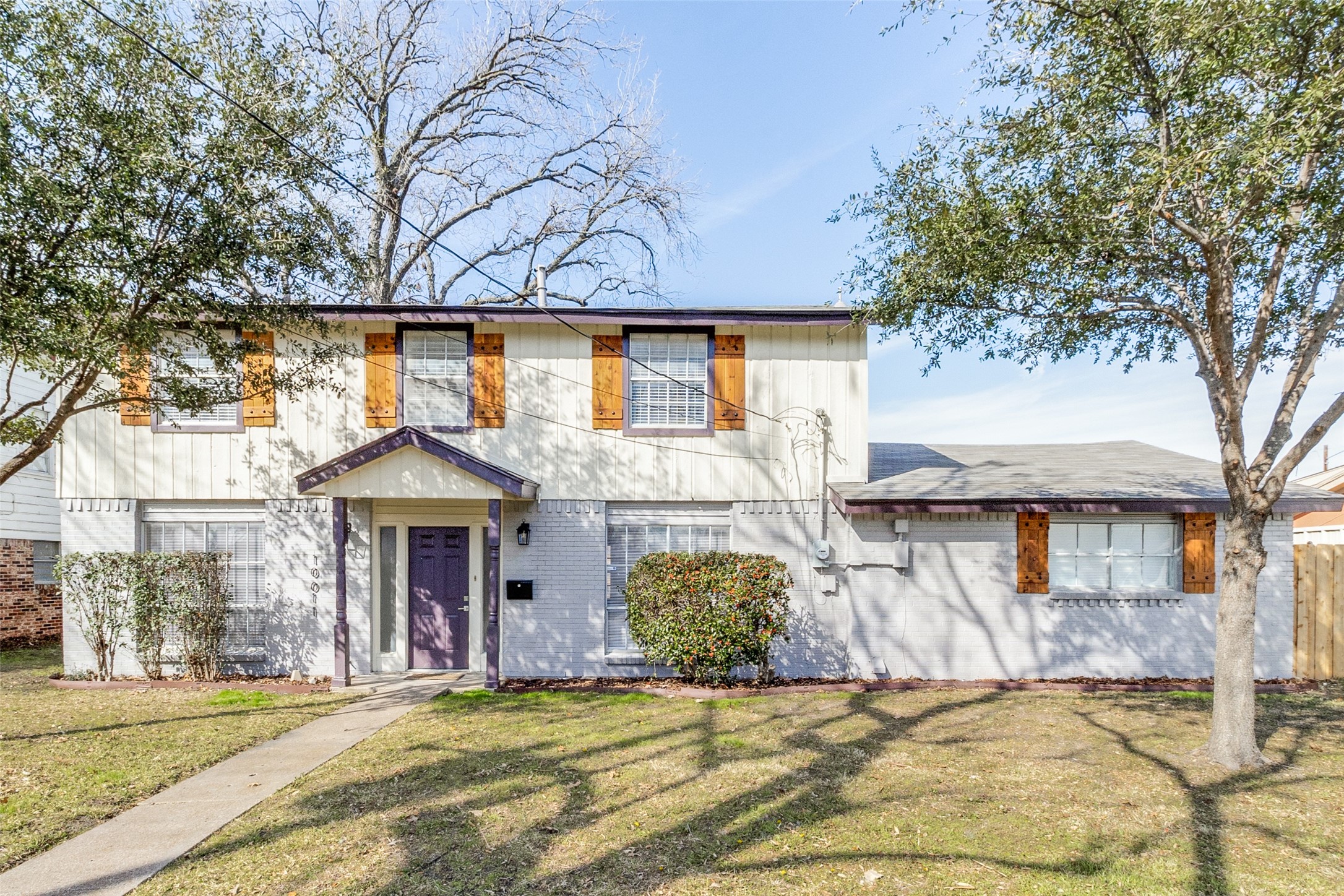 10011 Losa Drive Dallas TX 75218