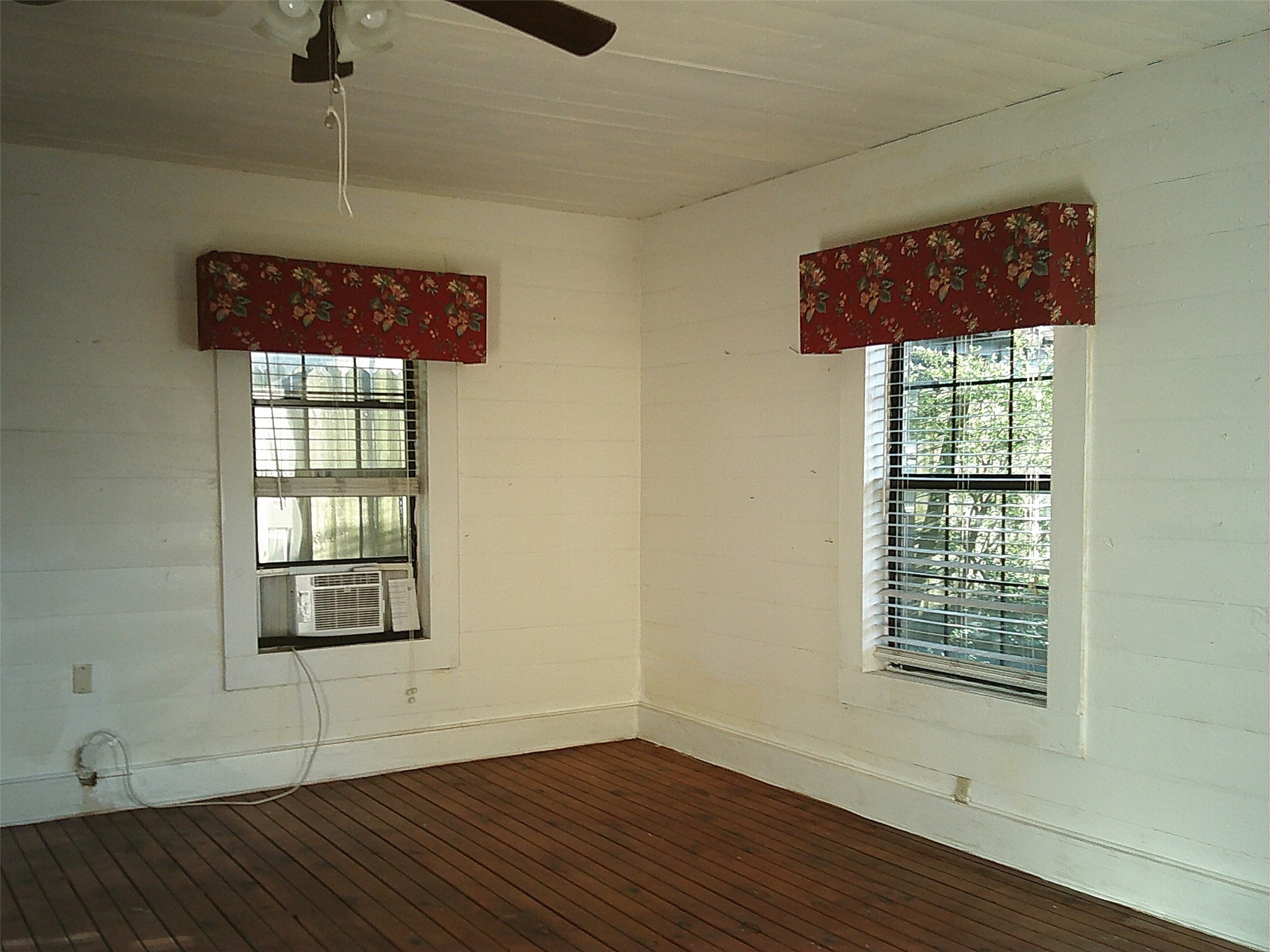 1007 N Center Street Bonham TX 75418