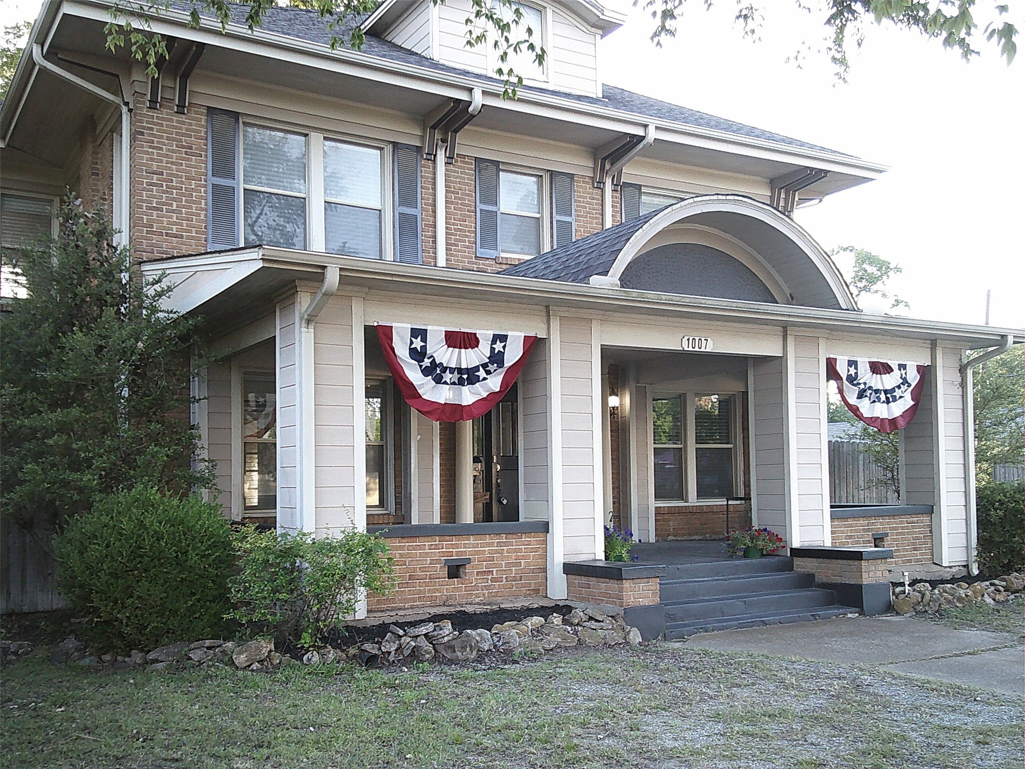 1007 N Center Street Bonham TX 75418