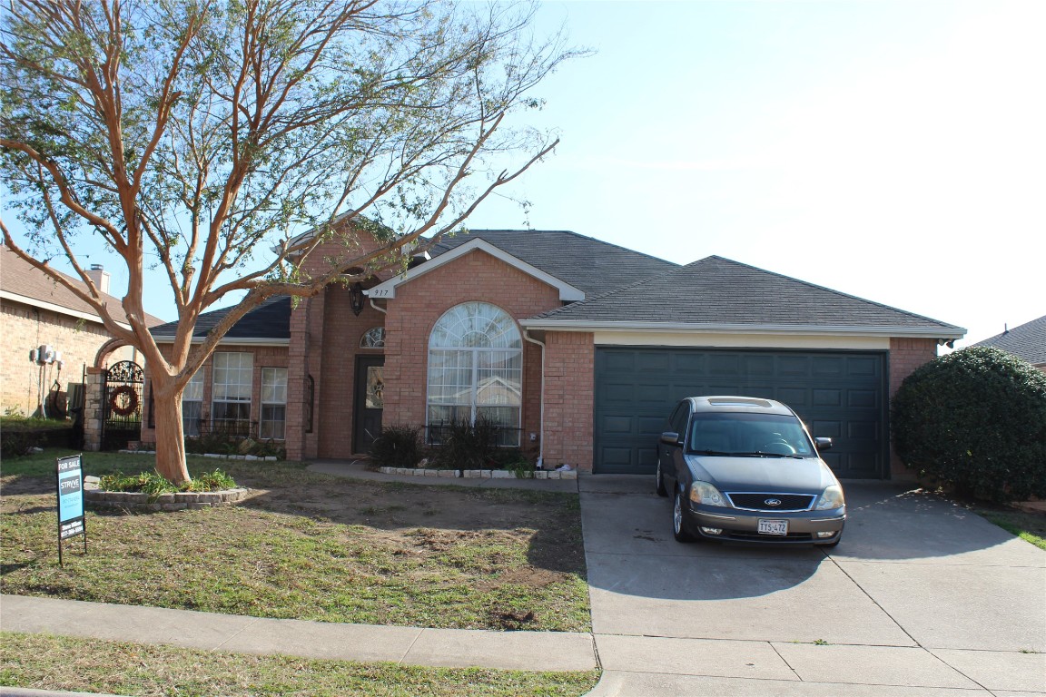 917 Ryanfield Court Burleson TX 76028