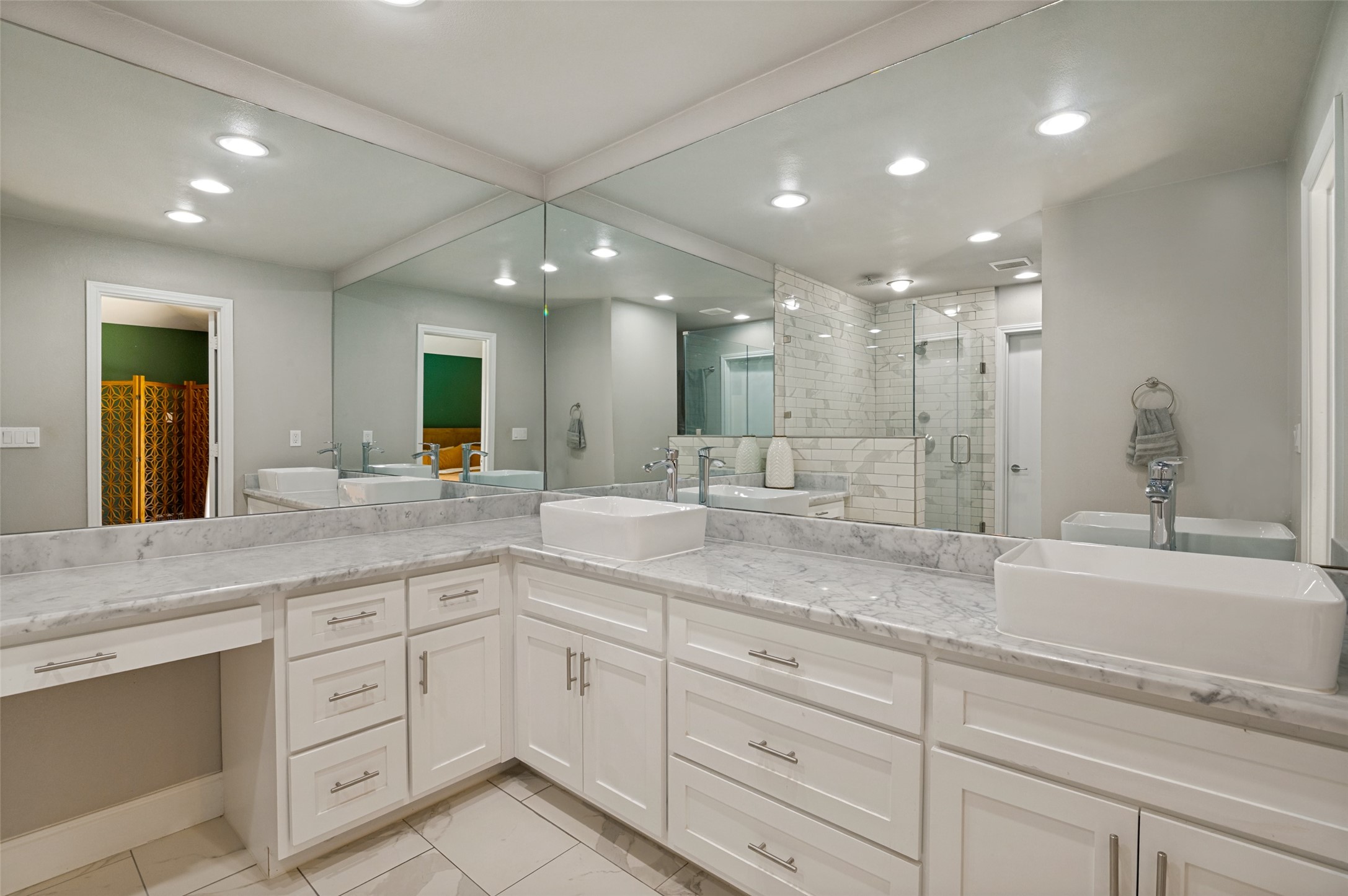 9421 Meadowknoll Drive Dallas TX 75243
