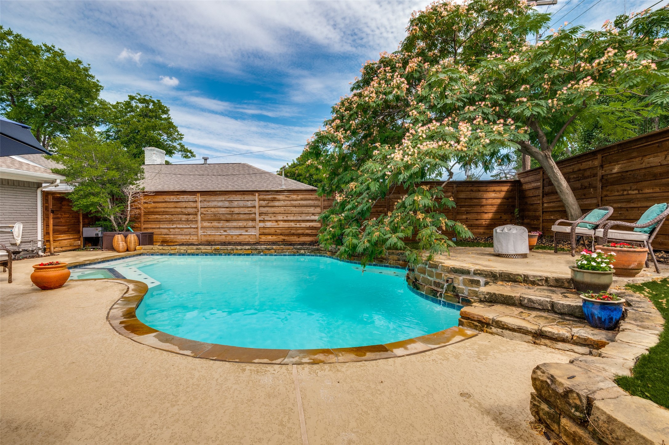 9421 Meadowknoll Drive Dallas TX 75243