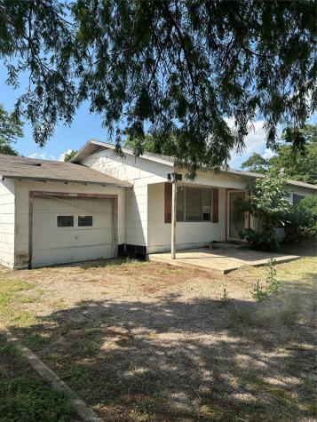 202 W Rowena Street Rosebud TX 76570