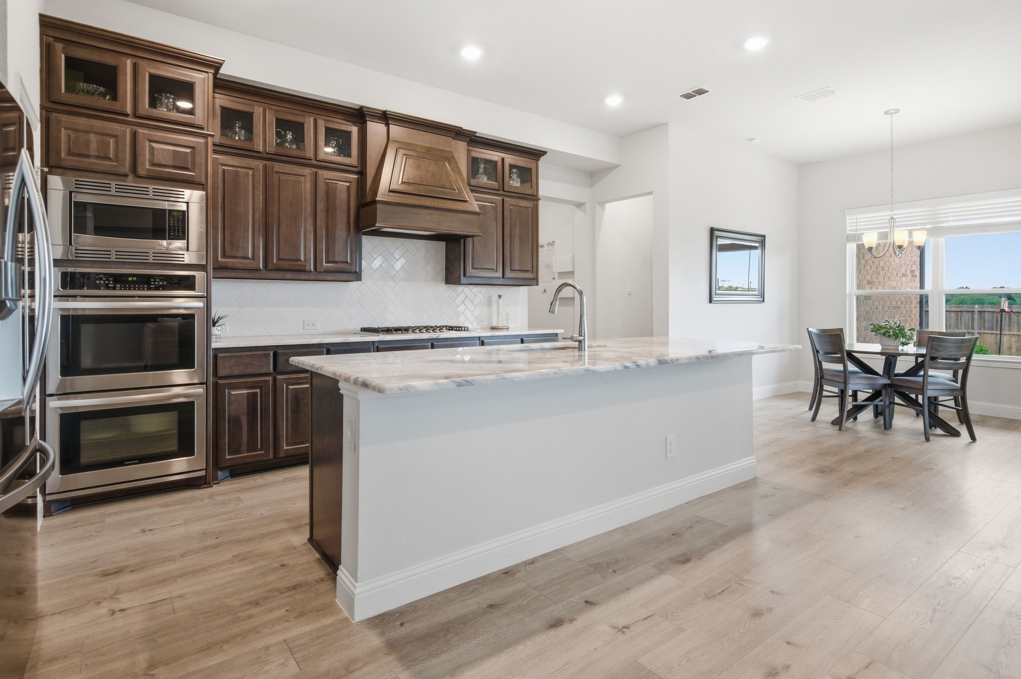 1112 Rushmore Drive Burleson TX 76028