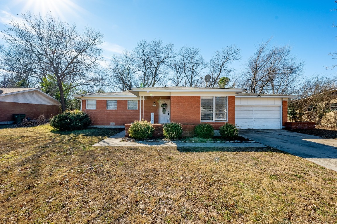 2020 Crestridge Street Stephenville TX 76401