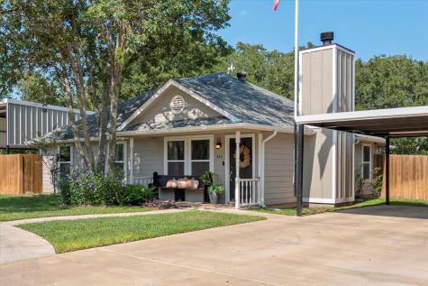 402 N Cleburne Whitney Road Rio Vista TX 76093