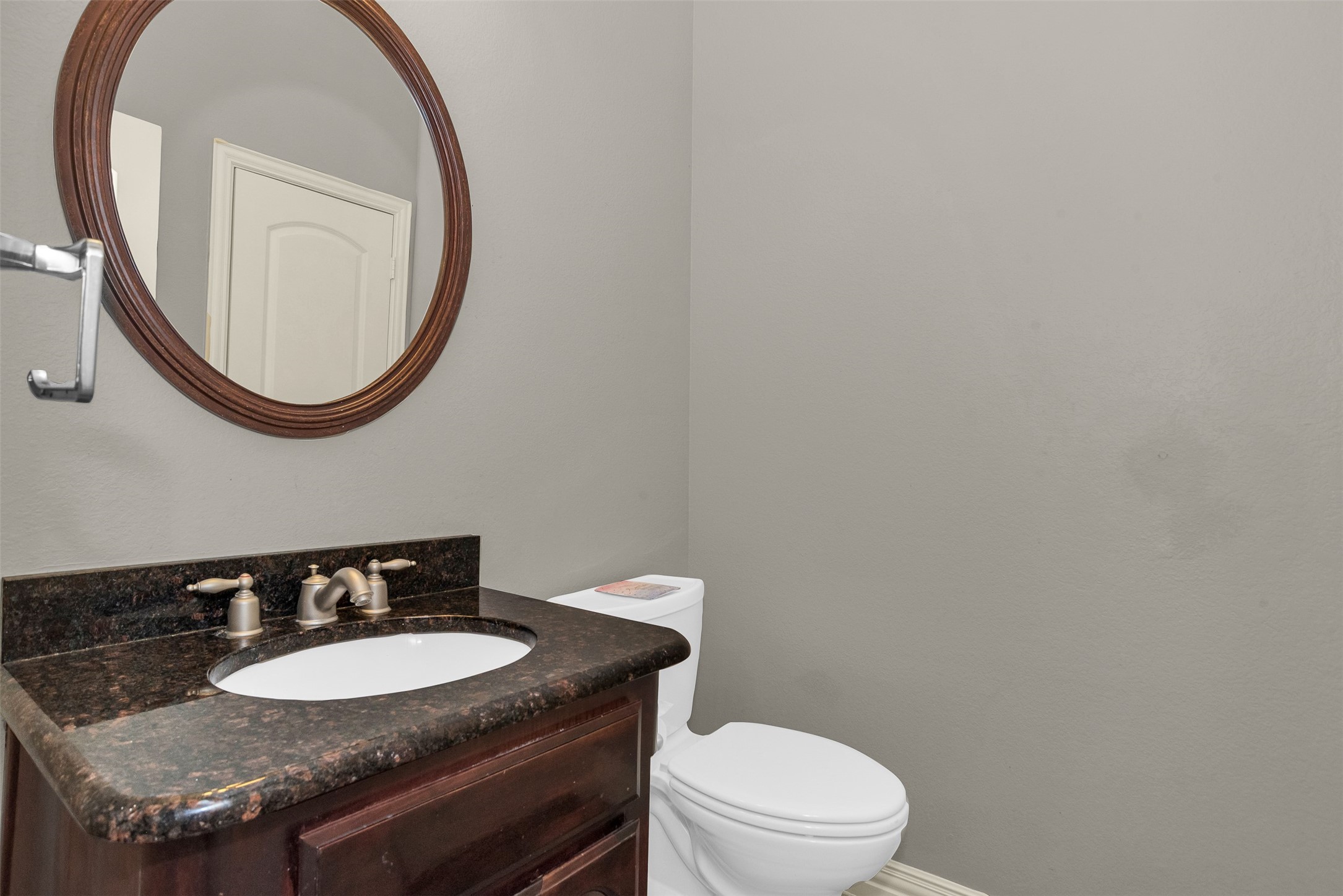 8631 Lohr Valley Road Irving TX 75063