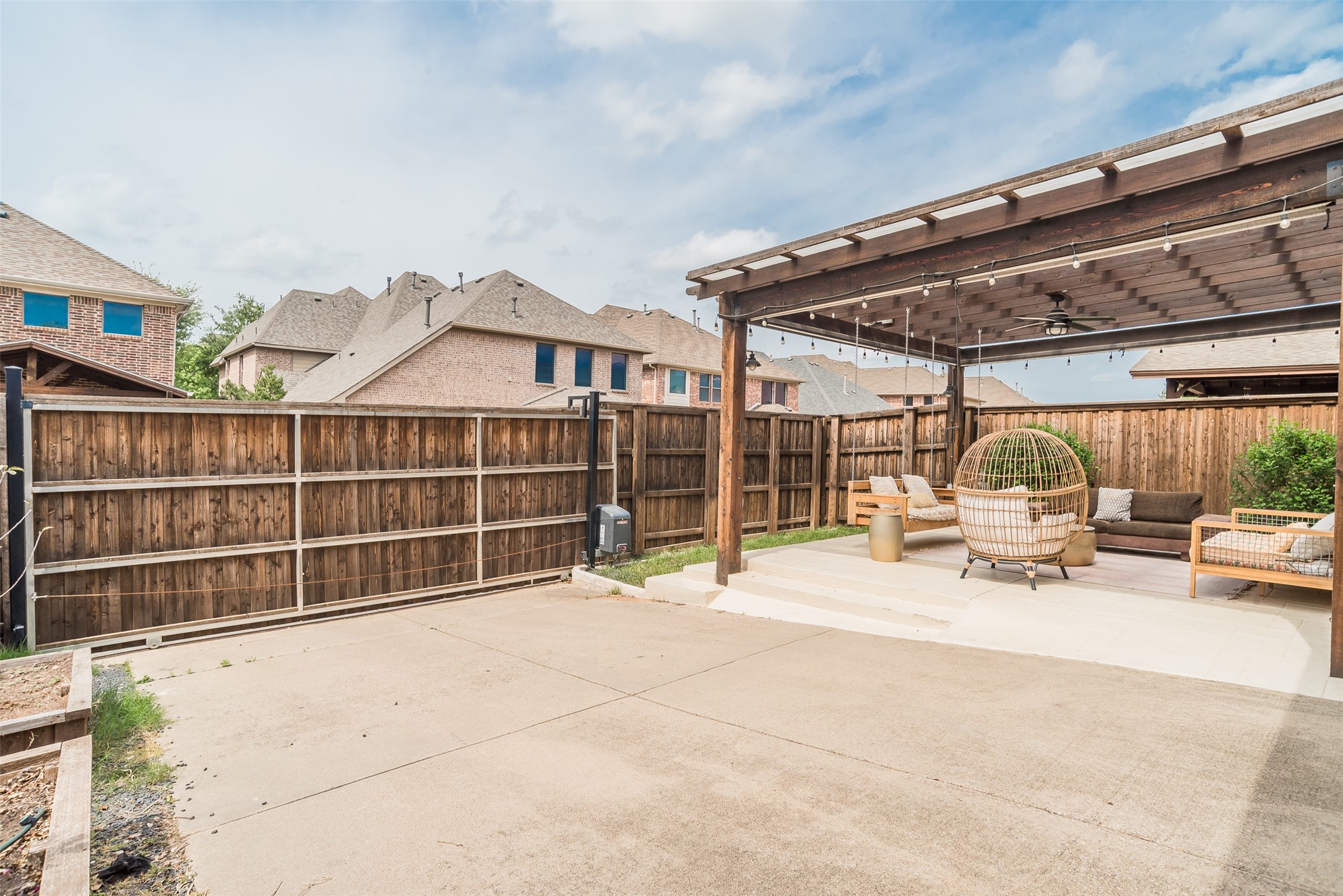8631 Lohr Valley Road Irving TX 75063