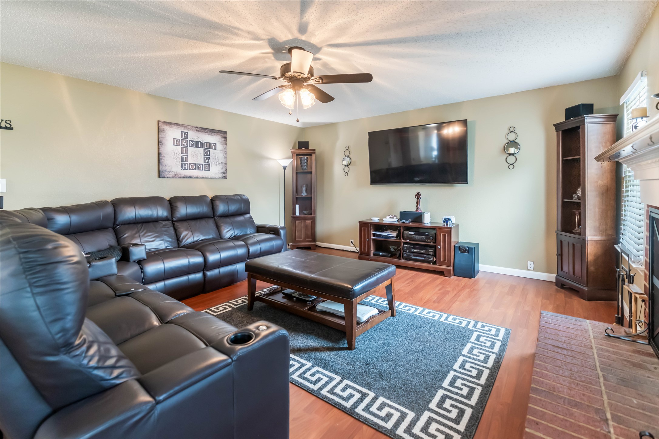 1402 Anglican Drive Arlington TX 76002