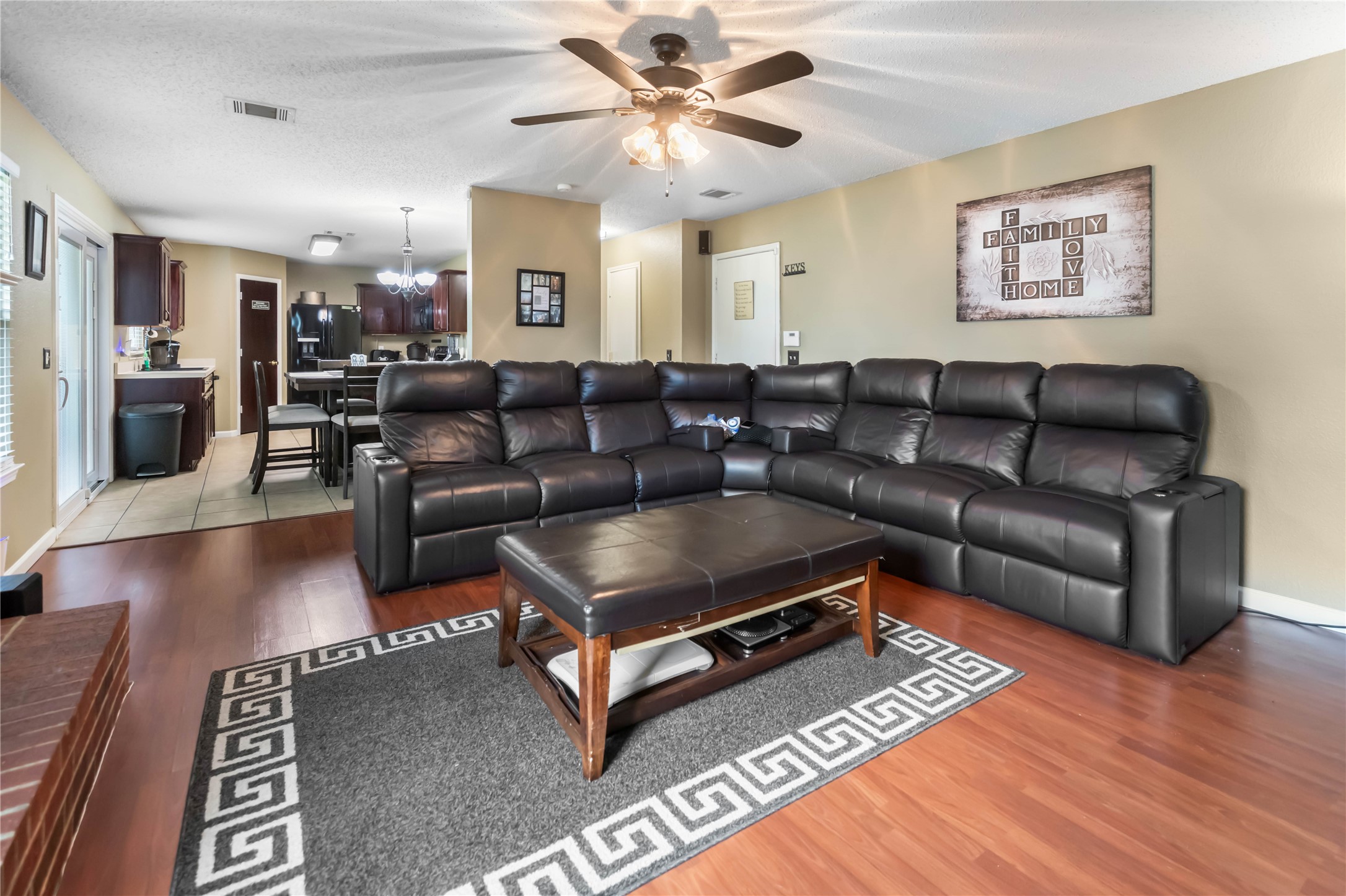 1402 Anglican Drive Arlington TX 76002