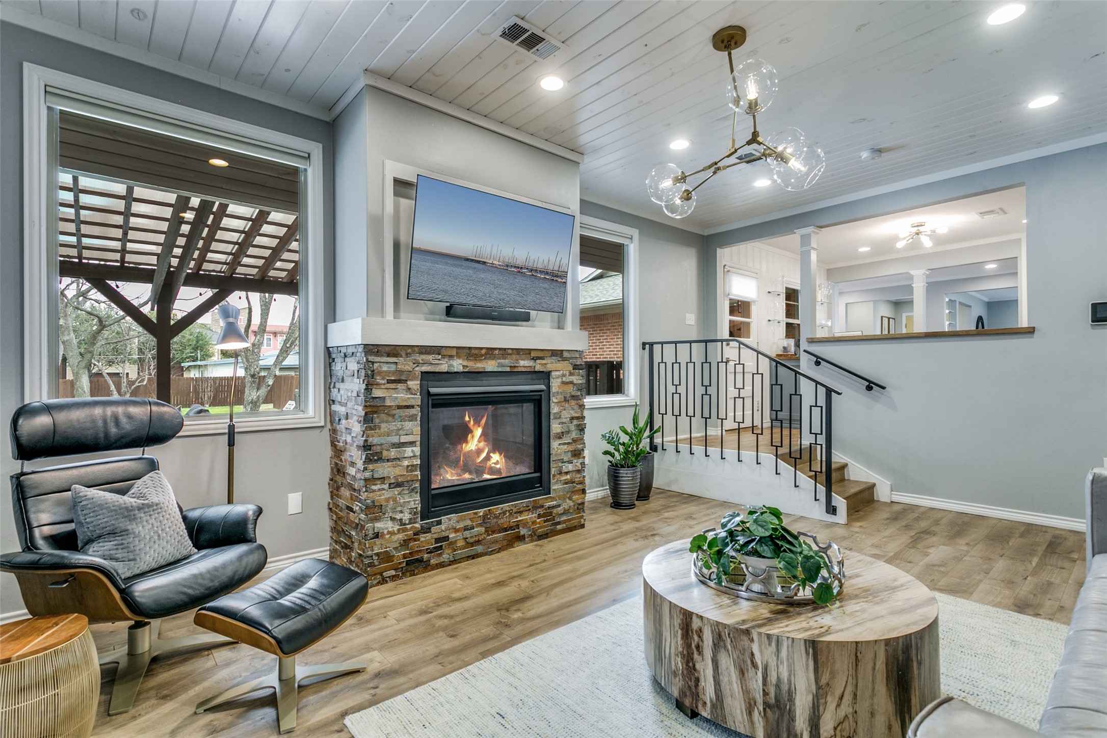 907 E Texas Street Grapevine TX 76051