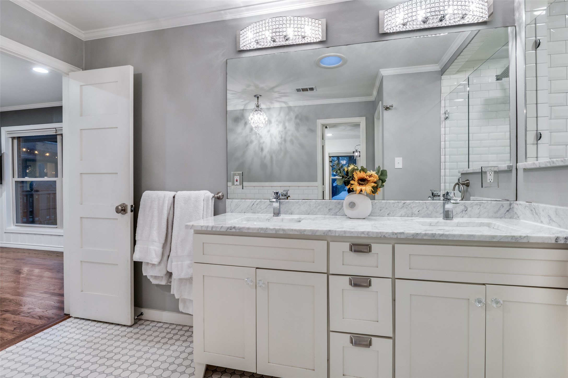 907 E Texas Street Grapevine TX 76051