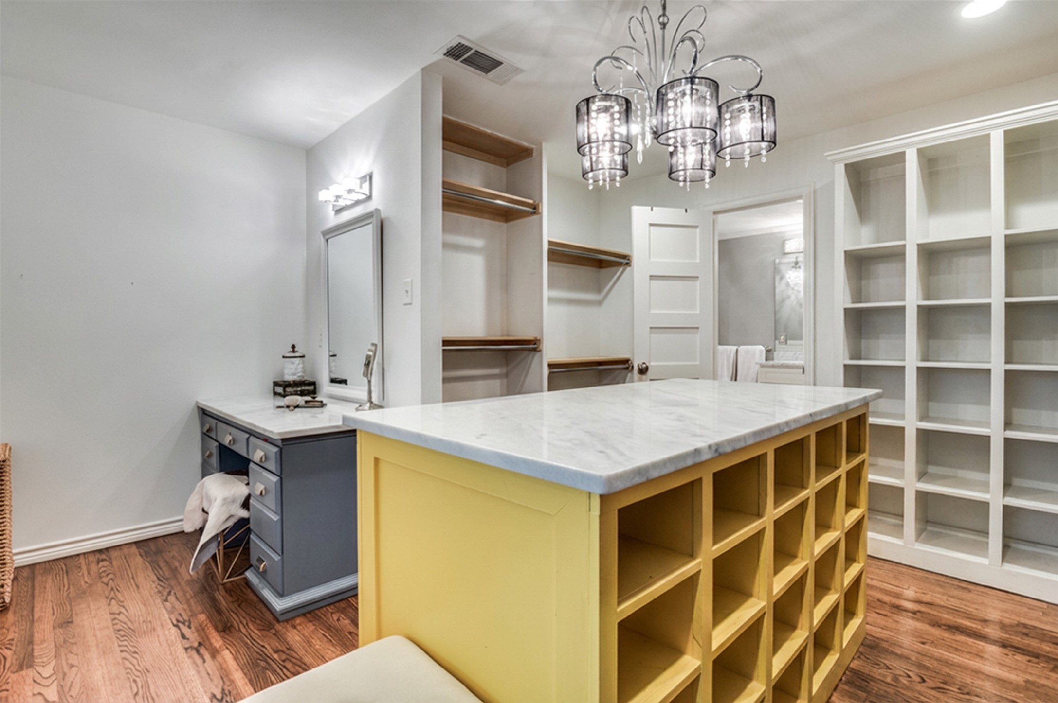 907 E Texas Street Grapevine TX 76051