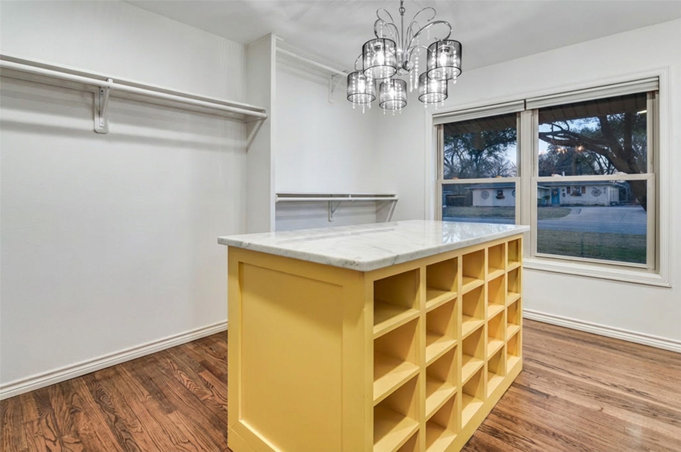 907 E Texas Street Grapevine TX 76051