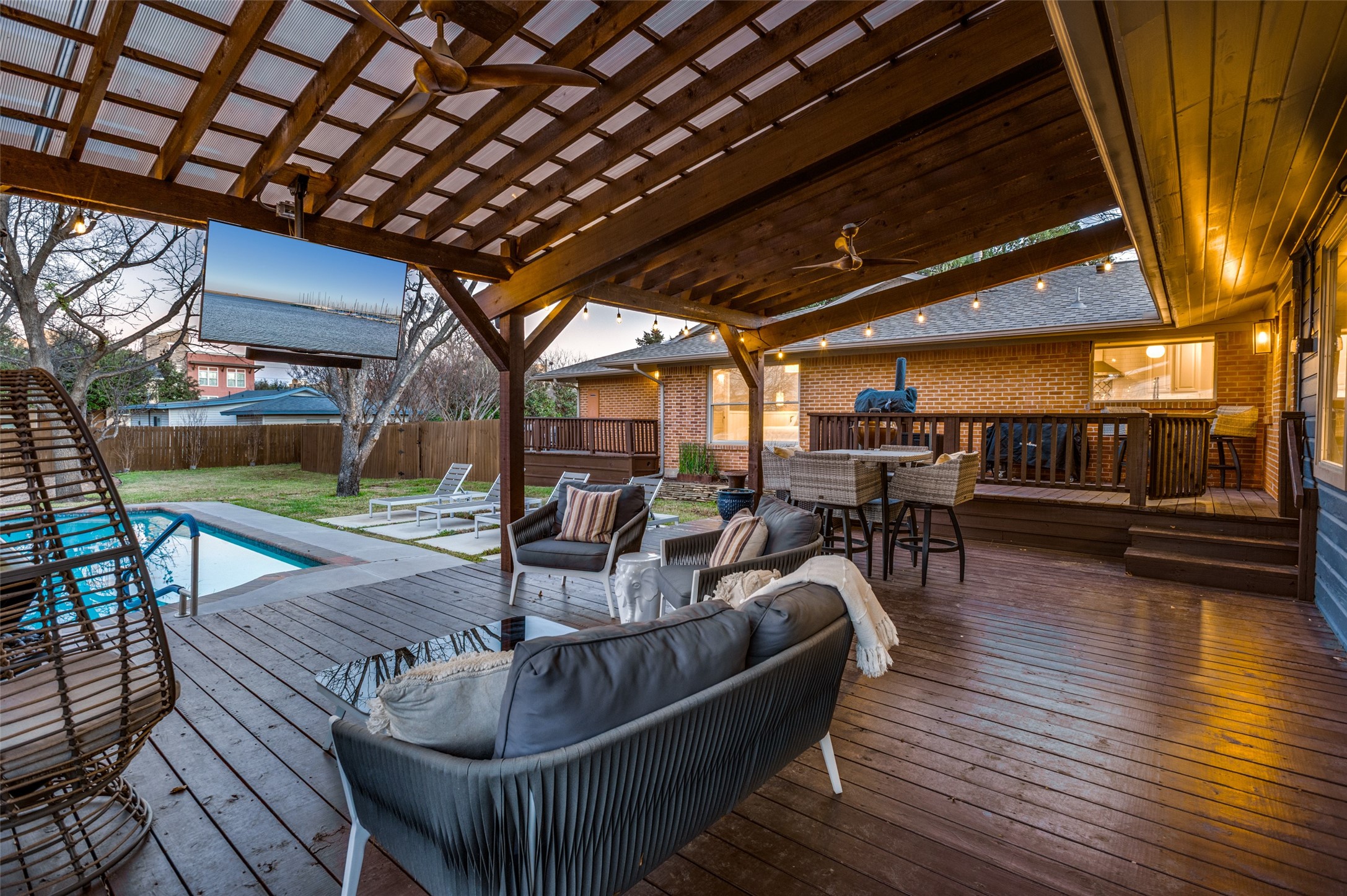 907 E Texas Street Grapevine TX 76051