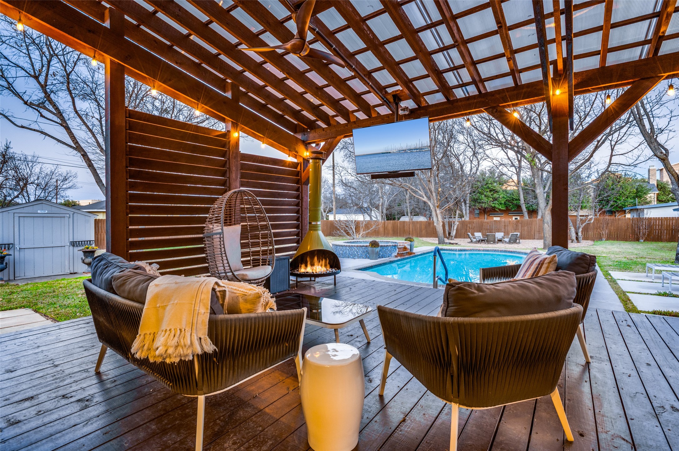907 E Texas Street Grapevine TX 76051