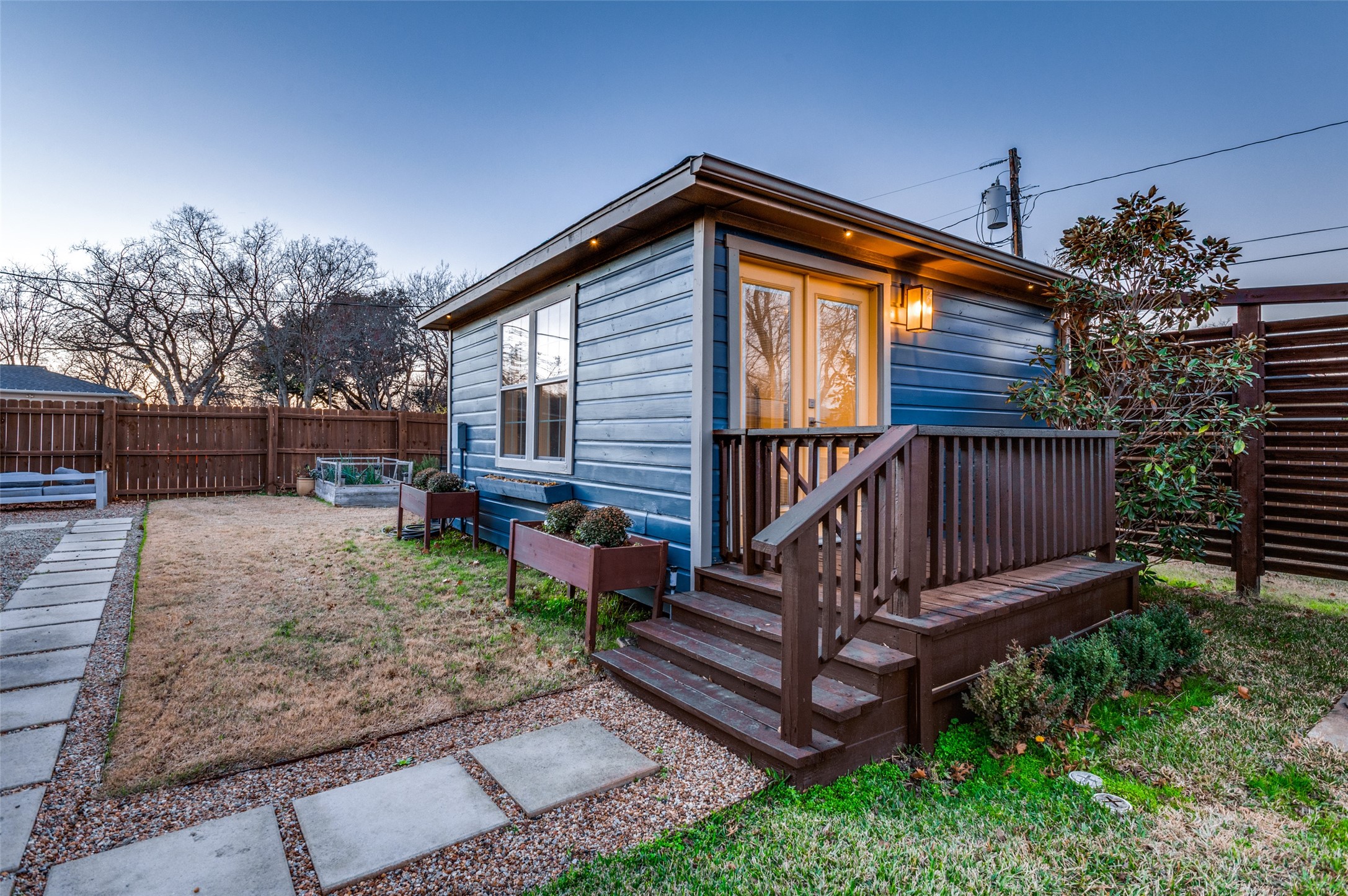 907 E Texas Street Grapevine TX 76051