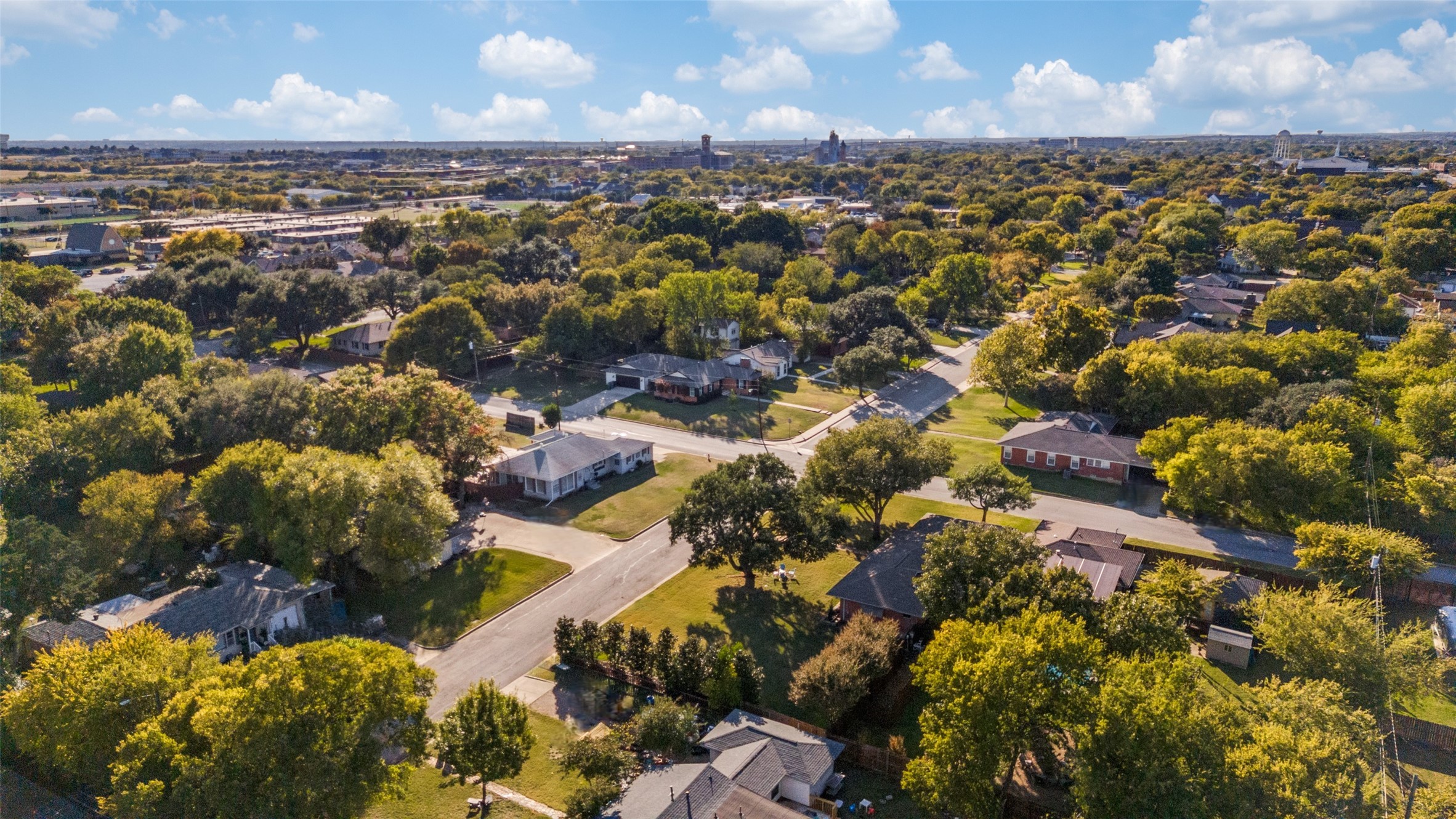 907 E Texas Street Grapevine TX 76051