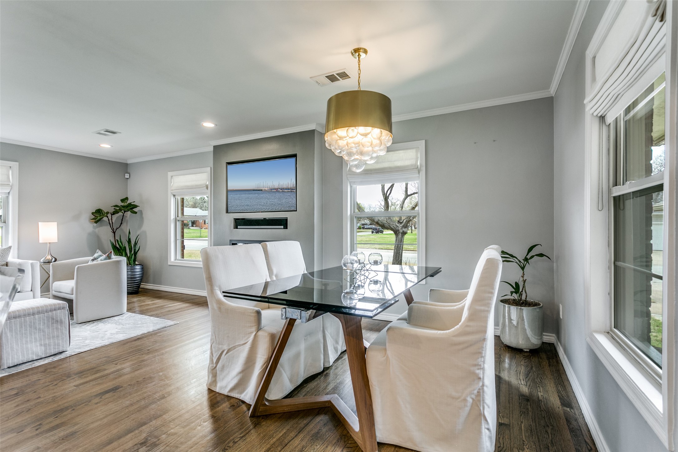 907 E Texas Street Grapevine TX 76051