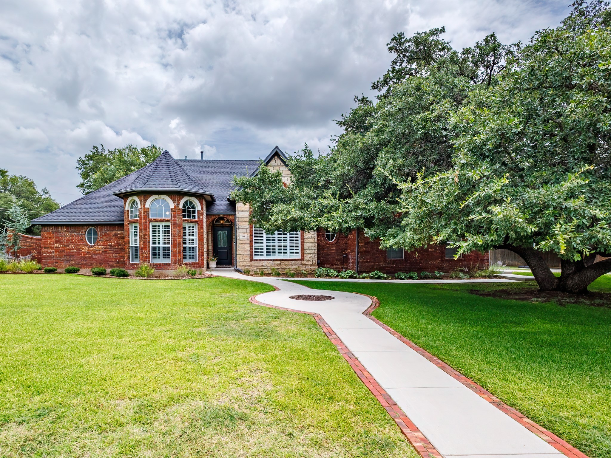 708 Oak Trail Brownwood TX 76801
