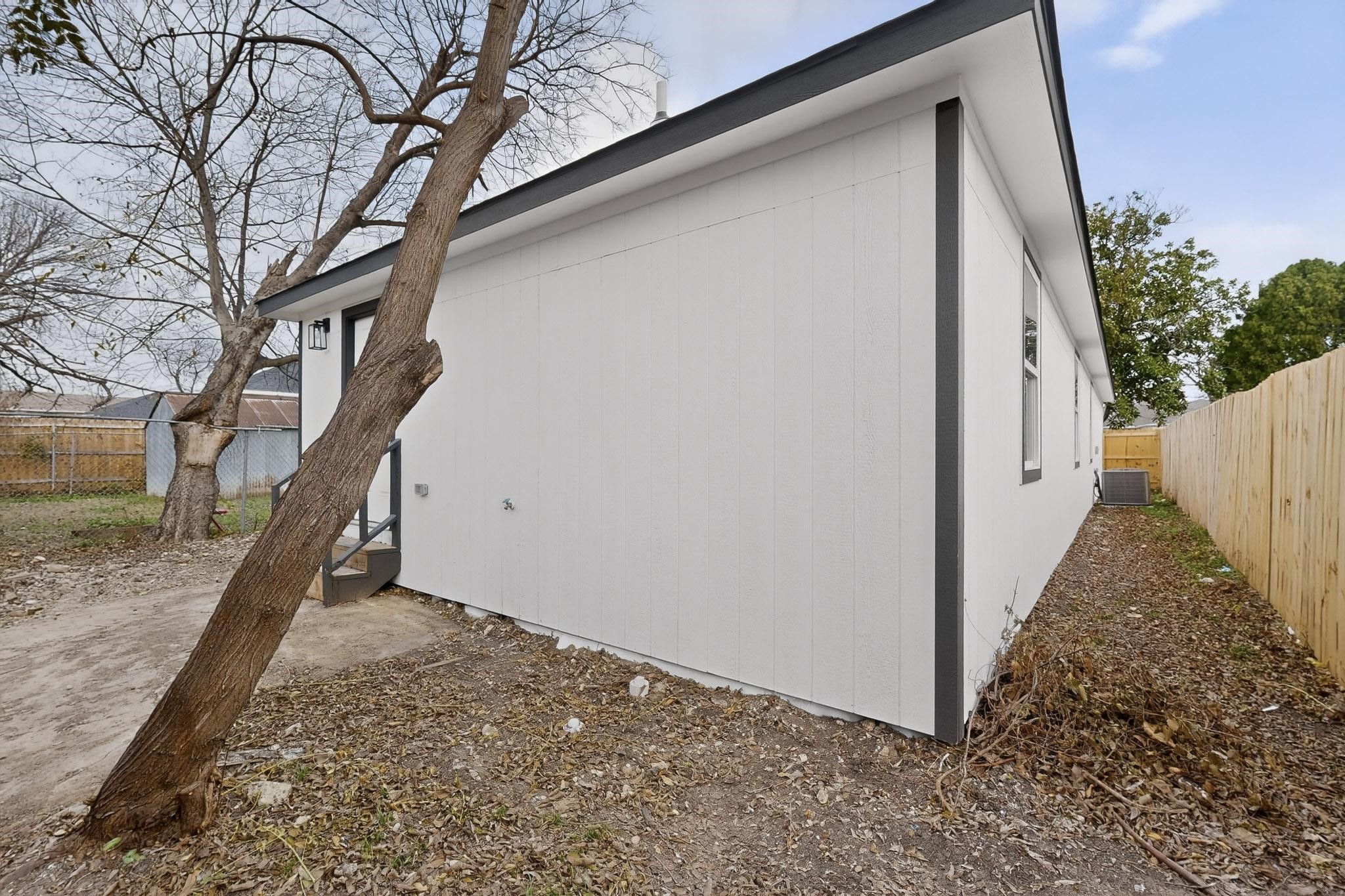 1541 Caldwell Street Dallas TX 75223
