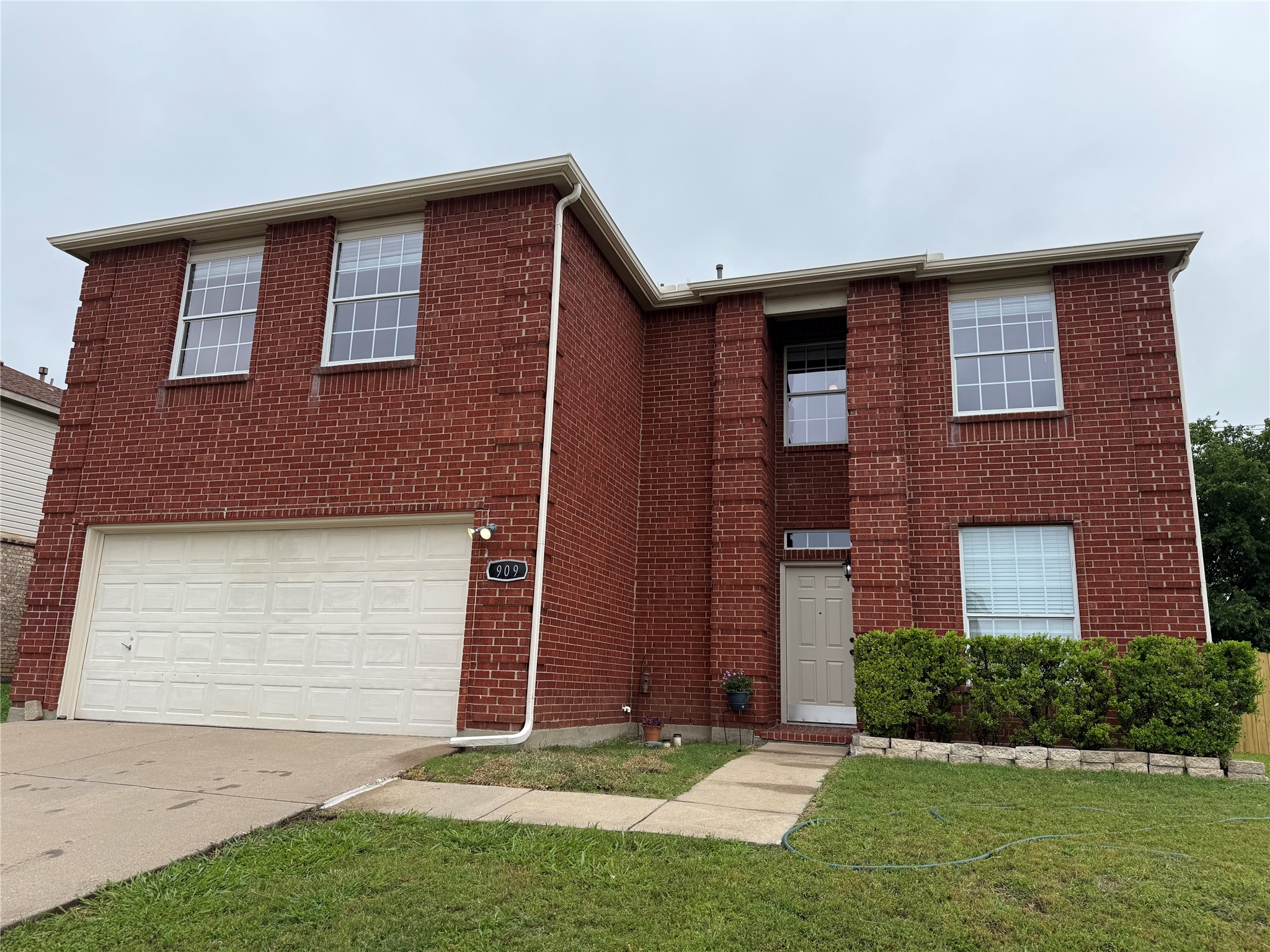909 Carthage Way Arlington TX 76017