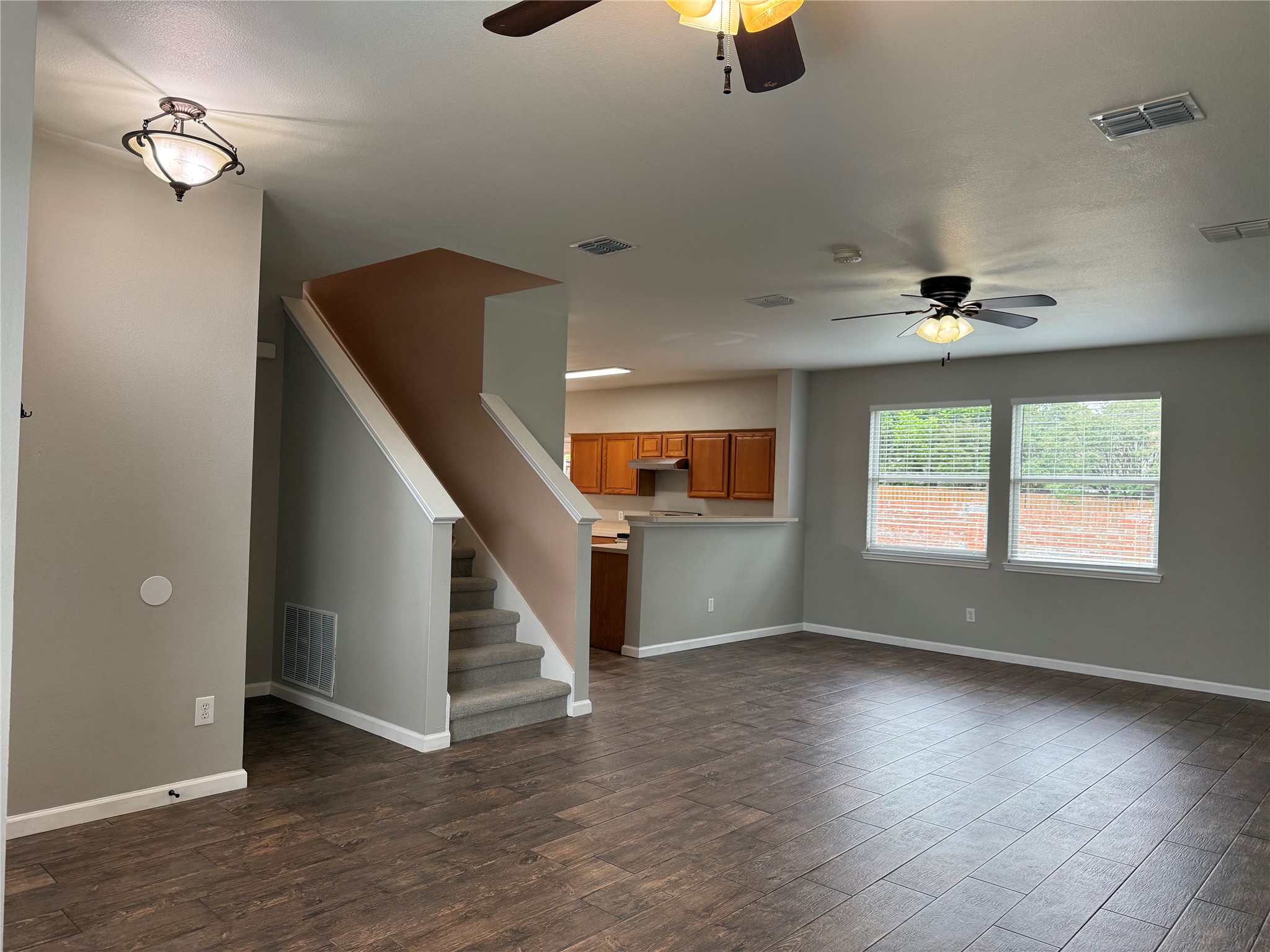 909 Carthage Way Arlington TX 76017