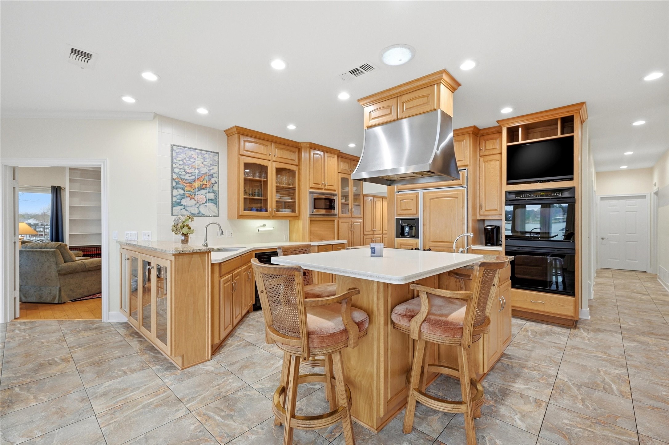 143 Blackfoot Trail Lake Kiowa TX 76240