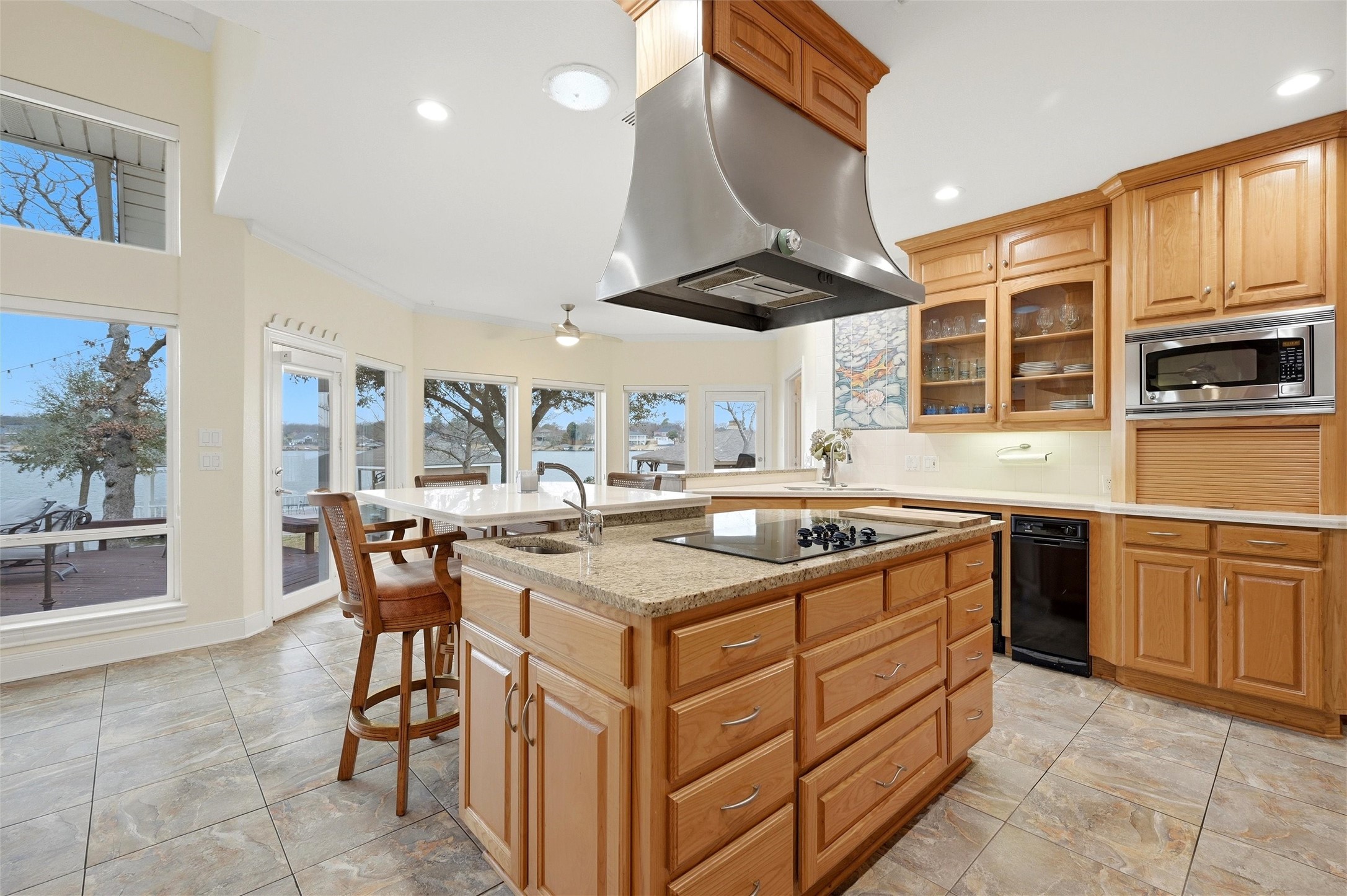 143 Blackfoot Trail Lake Kiowa TX 76240