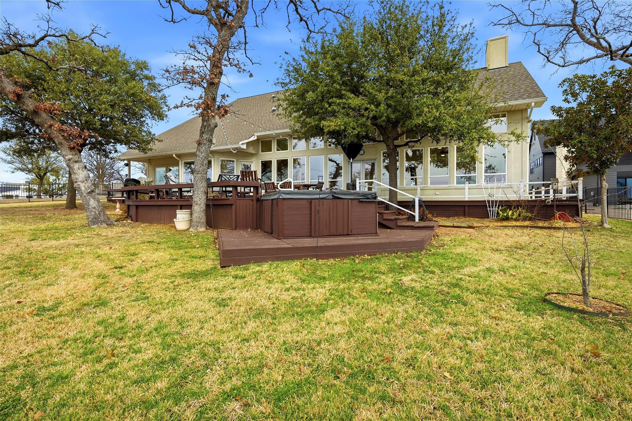 143 Blackfoot Trail Lake Kiowa TX 76240