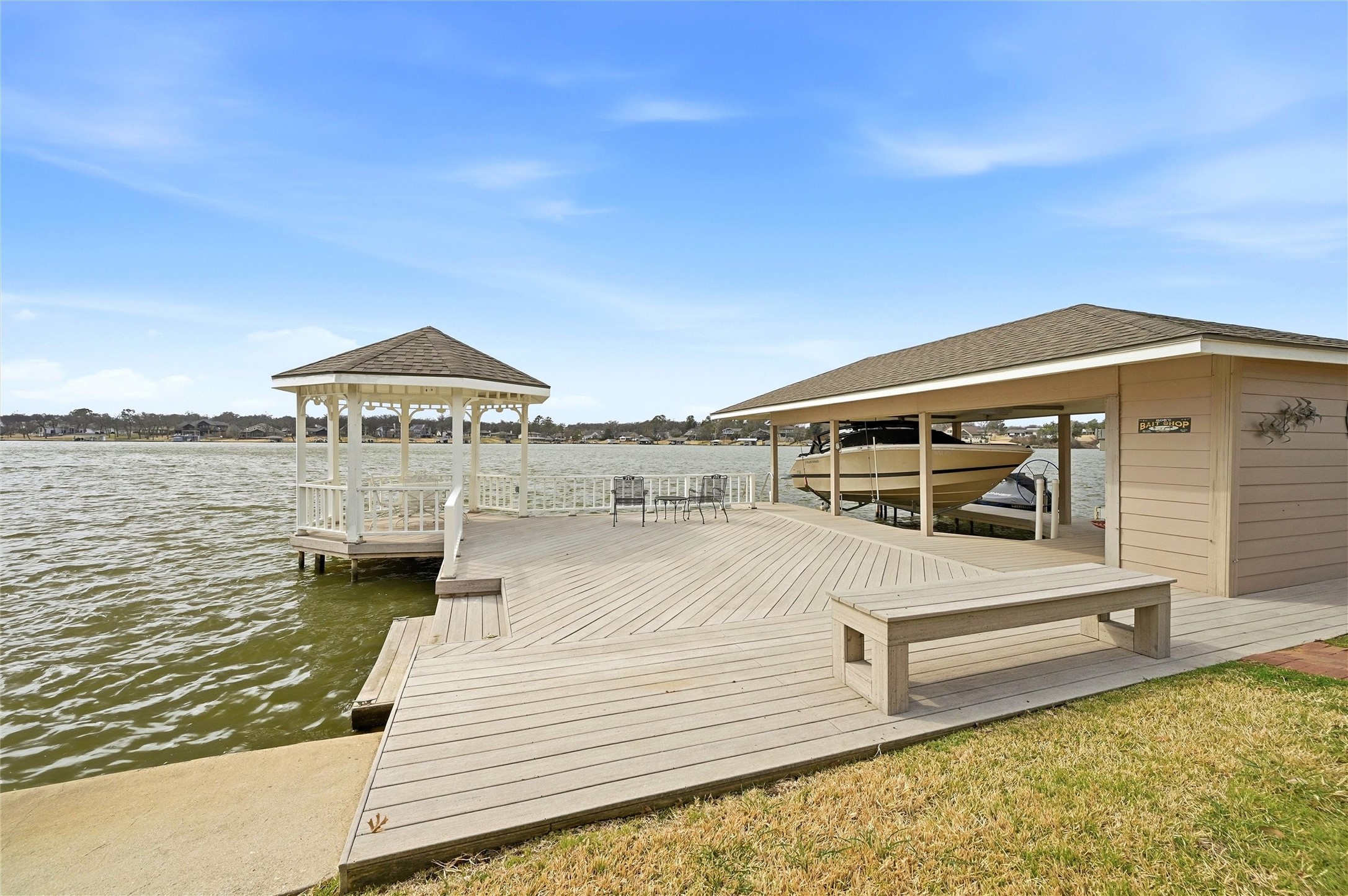143 Blackfoot Trail Lake Kiowa TX 76240