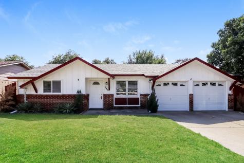 945 Dee Lane Bedford TX 76022